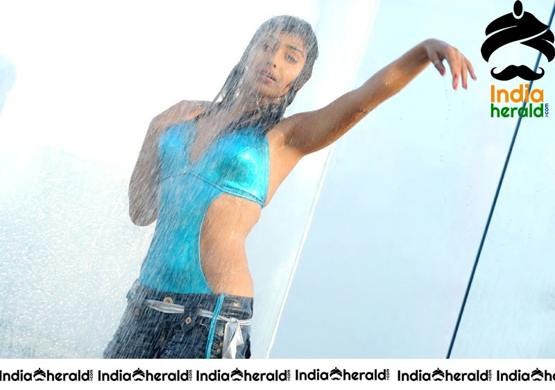 Shriya Hot Under Shower Gets Wet And Turns Our Mood On Set 4