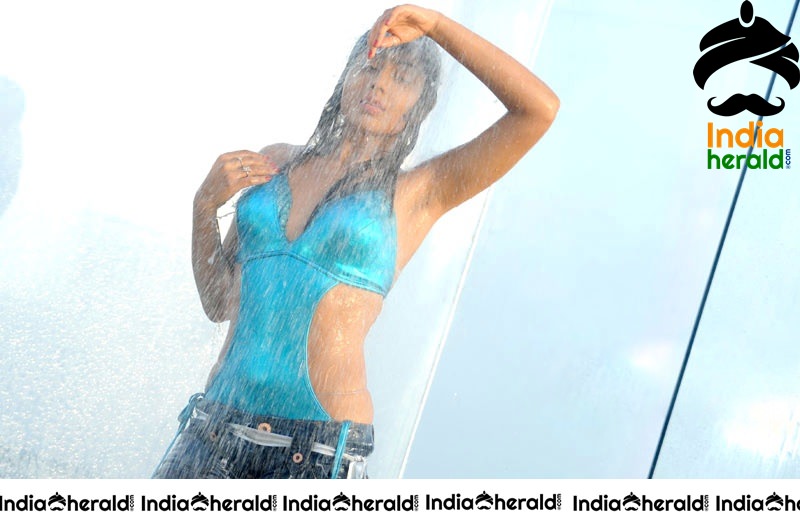 Shriya Hot Under Shower Gets Wet And Turns Our Mood On Set 4
