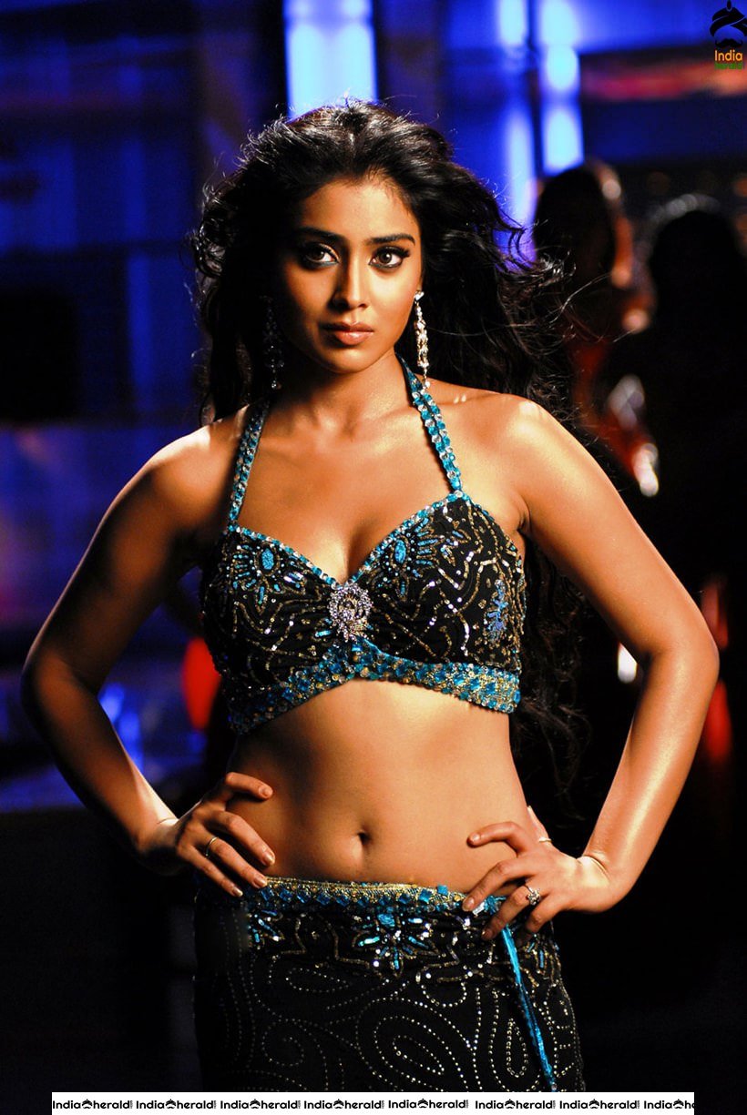 Sizzler Shriya Saran Hot Photos from Tulasi movie Set 1