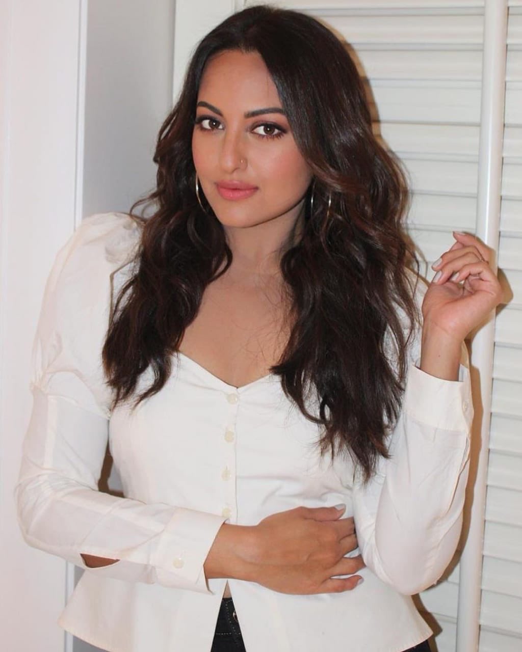 Sizzling Beauty sonakshi sinha Latest Pictures