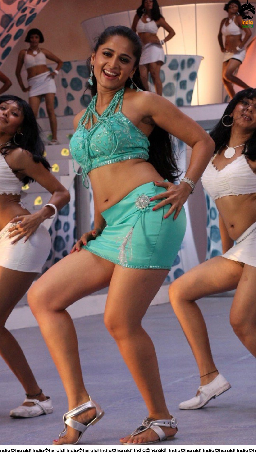 Sizzling Hot Anushka Shetty Never Seen Photos during Singam pre shoot