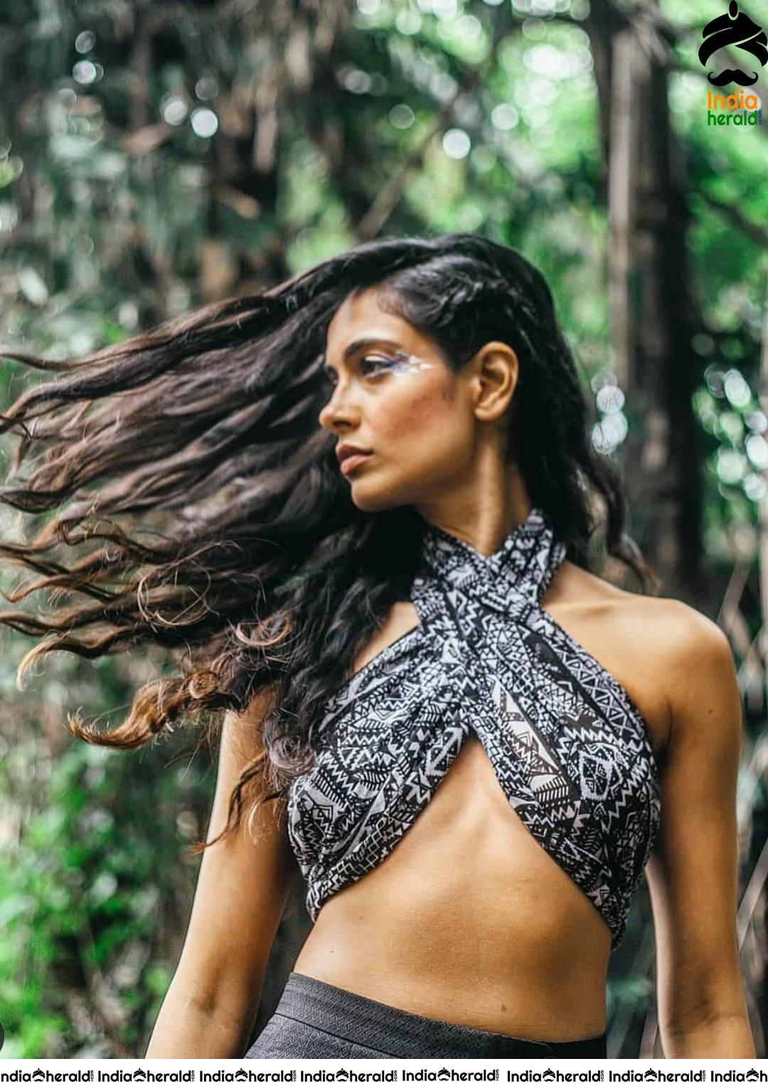 Sizzling Hot Bikini Clicks of Sarah Jane Dias