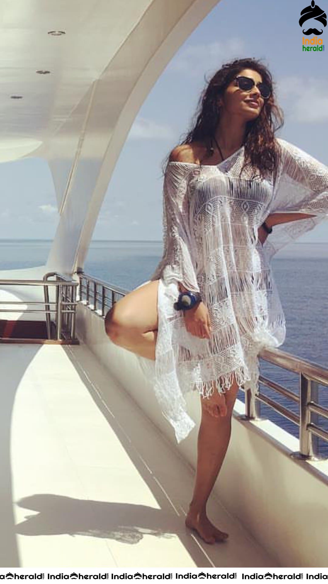 Sizzling Hot Clicks of Shriya Saran to bring your lustful desires