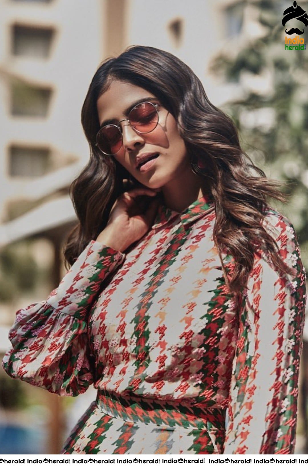 Sizzling Hot Malavika Mohanan Latest Hot Sexposure Photos for SR Store and Jodi clothing brand
