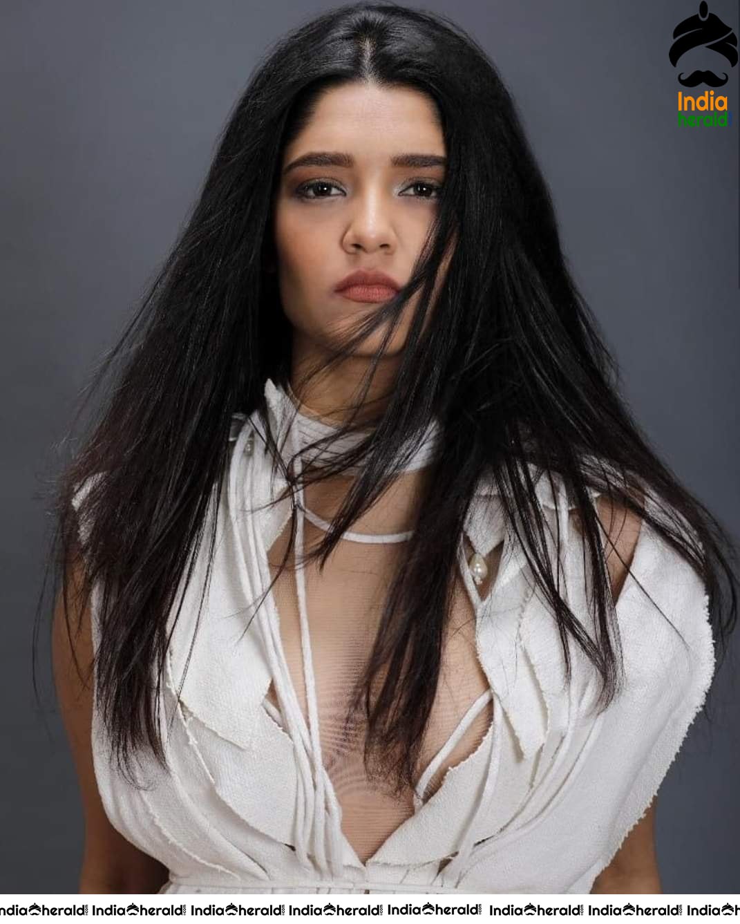 Sizzling Hot Photos Collection of Ritika Singh Set 1