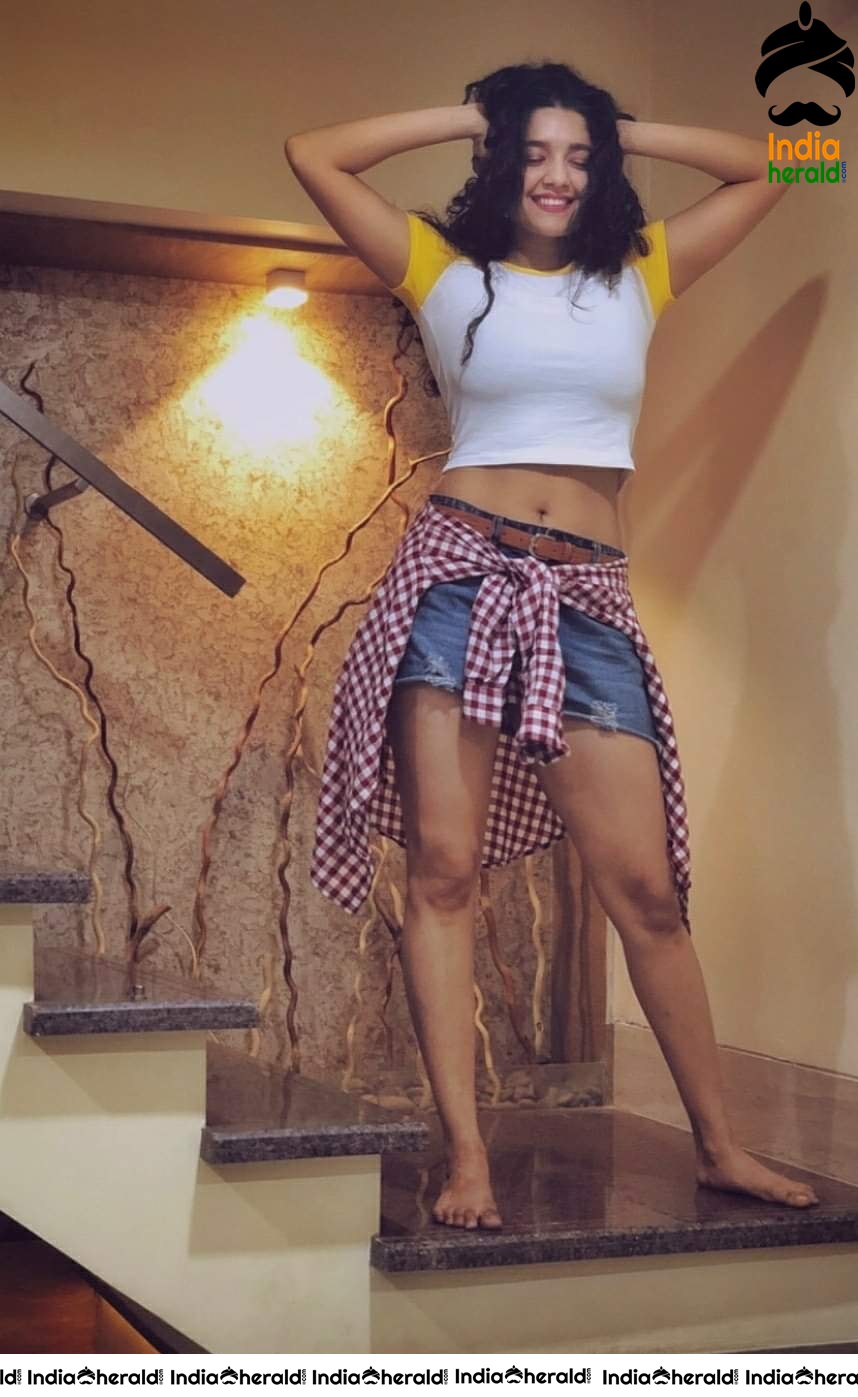 Sizzling Hot Photos Collection of Ritika Singh Set 1