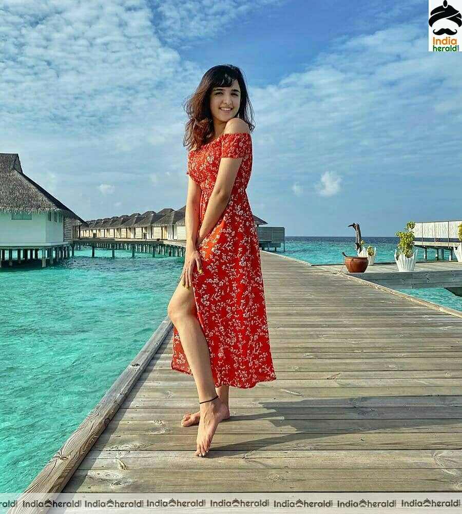 Sizzling Shirley Setia Enjoying Her Vacation At Maldives