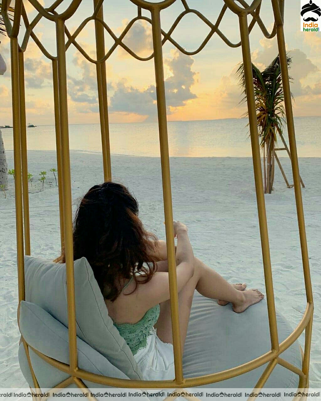 Sizzling Shirley Setia Enjoying Her Vacation At Maldives