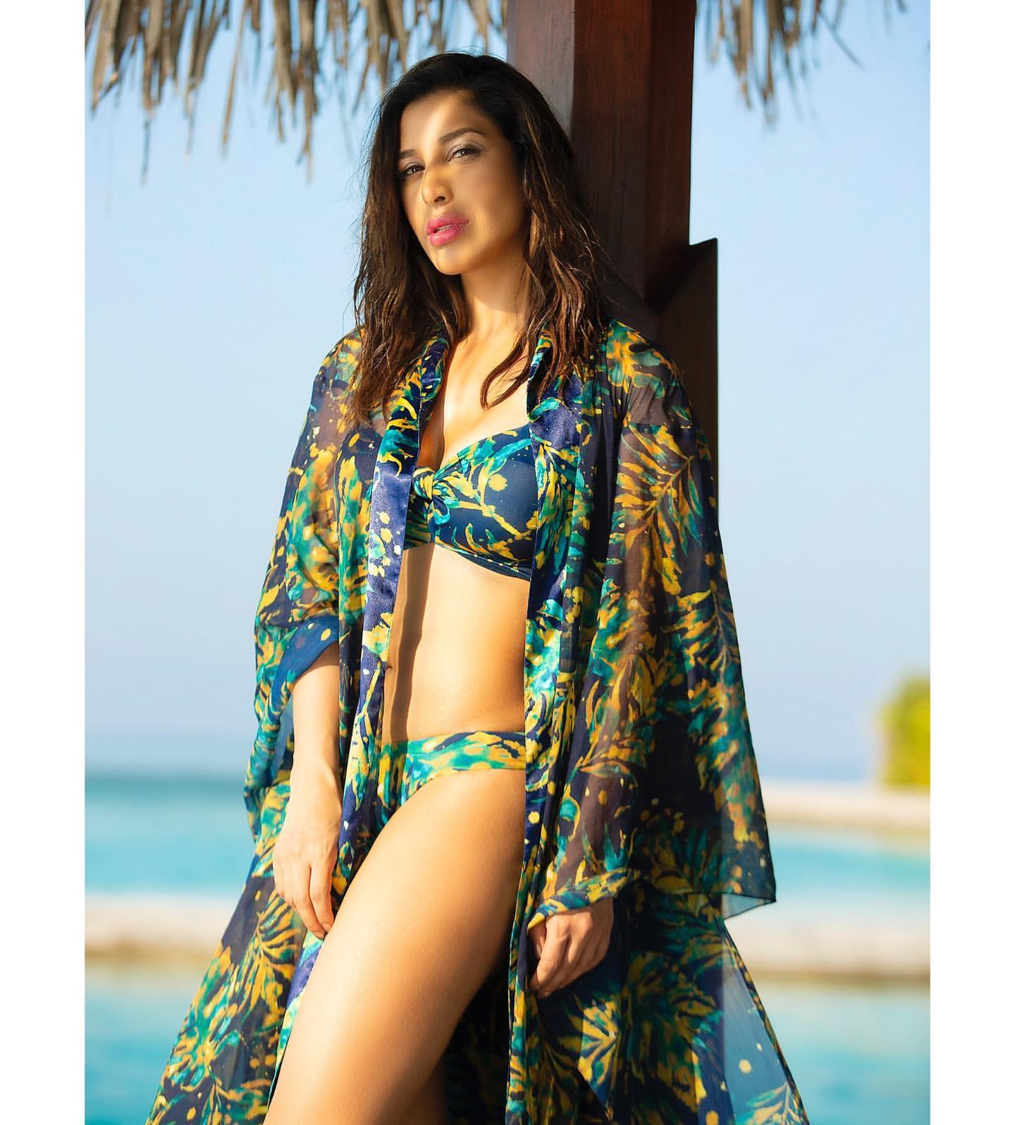 Sophie Choudry Latest Hot Bikini Photos