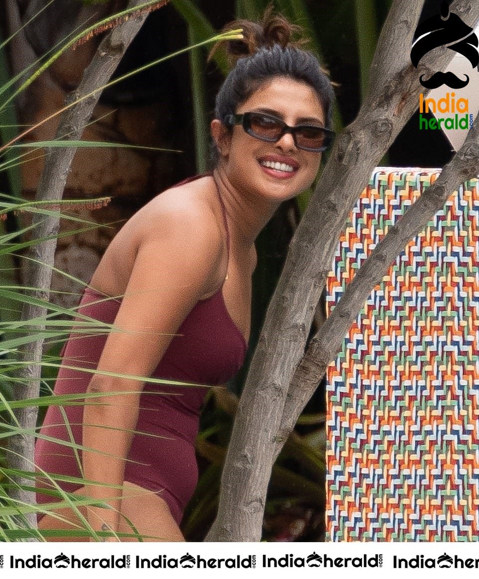 Sophie Turner and Priyanka Chopra caught in Bikini during their vacation to Miami Set 2