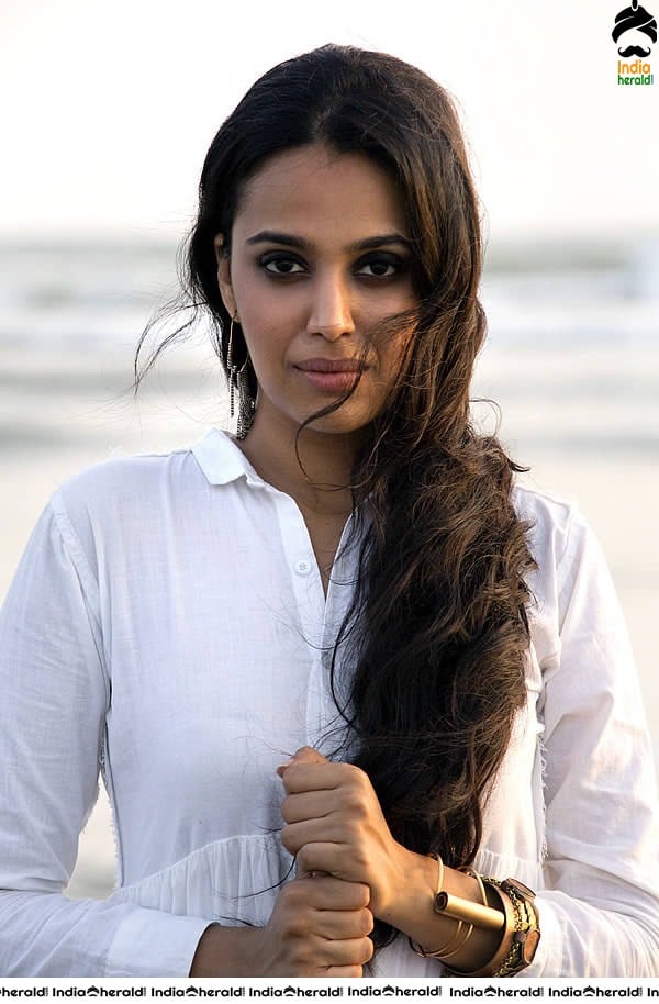 Swara Bhaskar Hot Unseen Photos Set 2