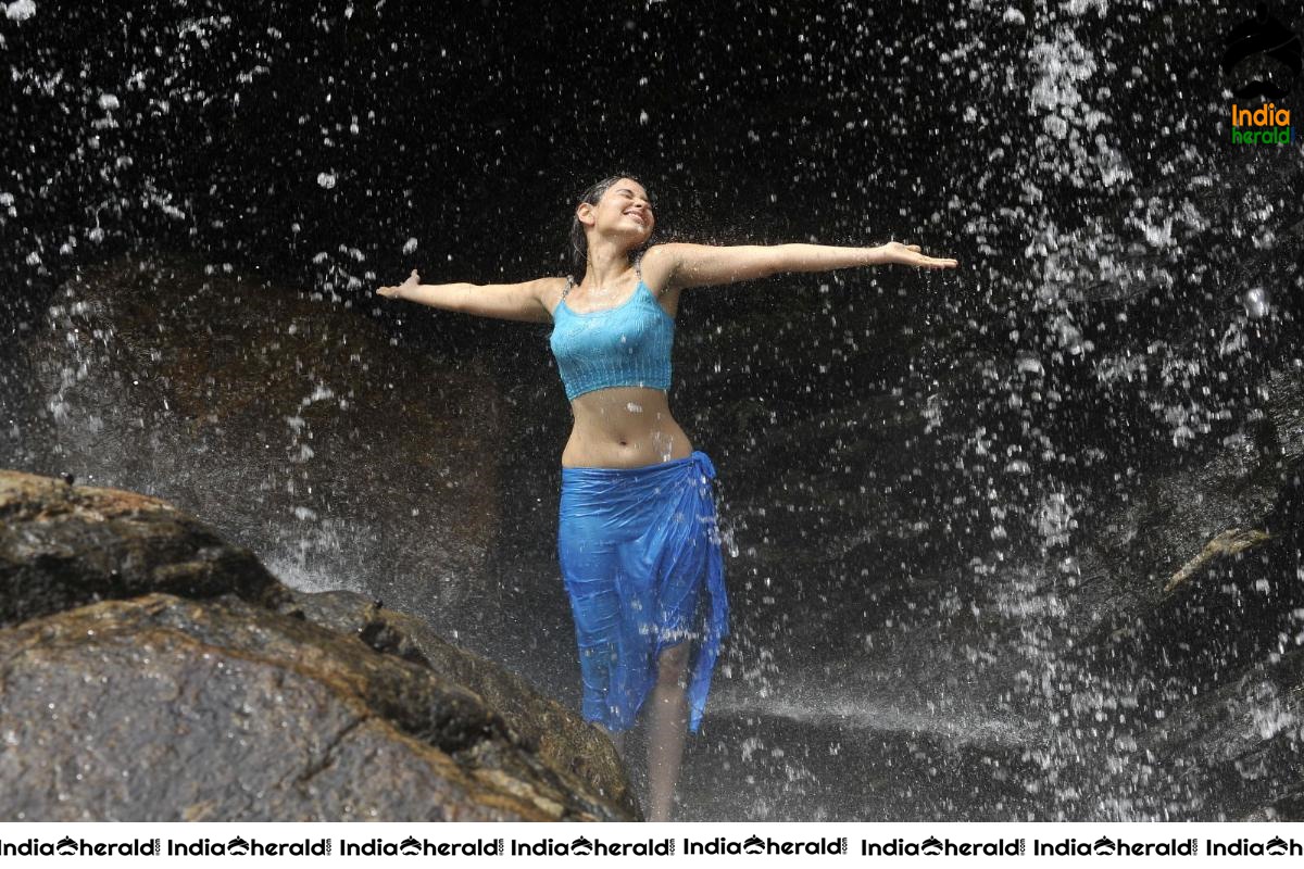Tamanna getting Wet and Turns our Mood On in these Hot and Wet Clicks