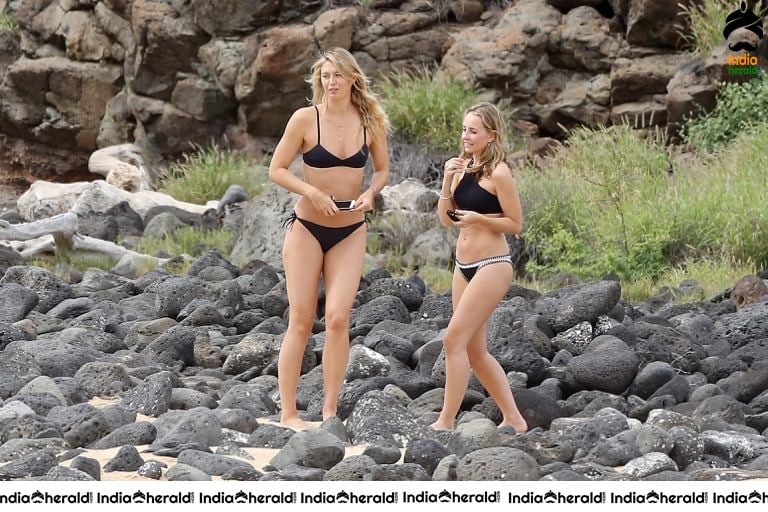 Tennis Player Maria Sharapova Wearing a Bikini in Hawaii Set 2