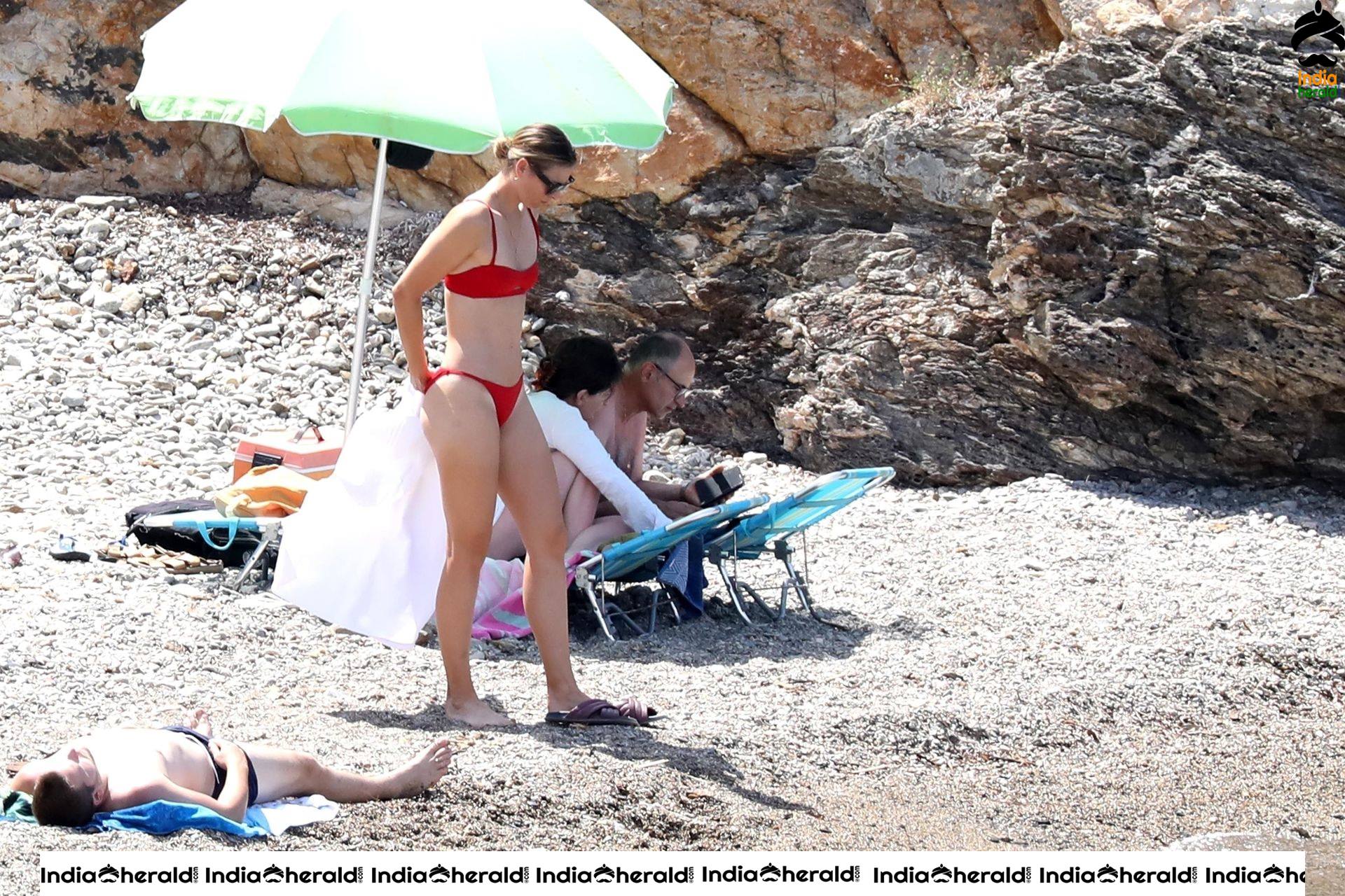 Tennis Star Maria Sharapova Caught in Bikini Exposing at Isola D Elba