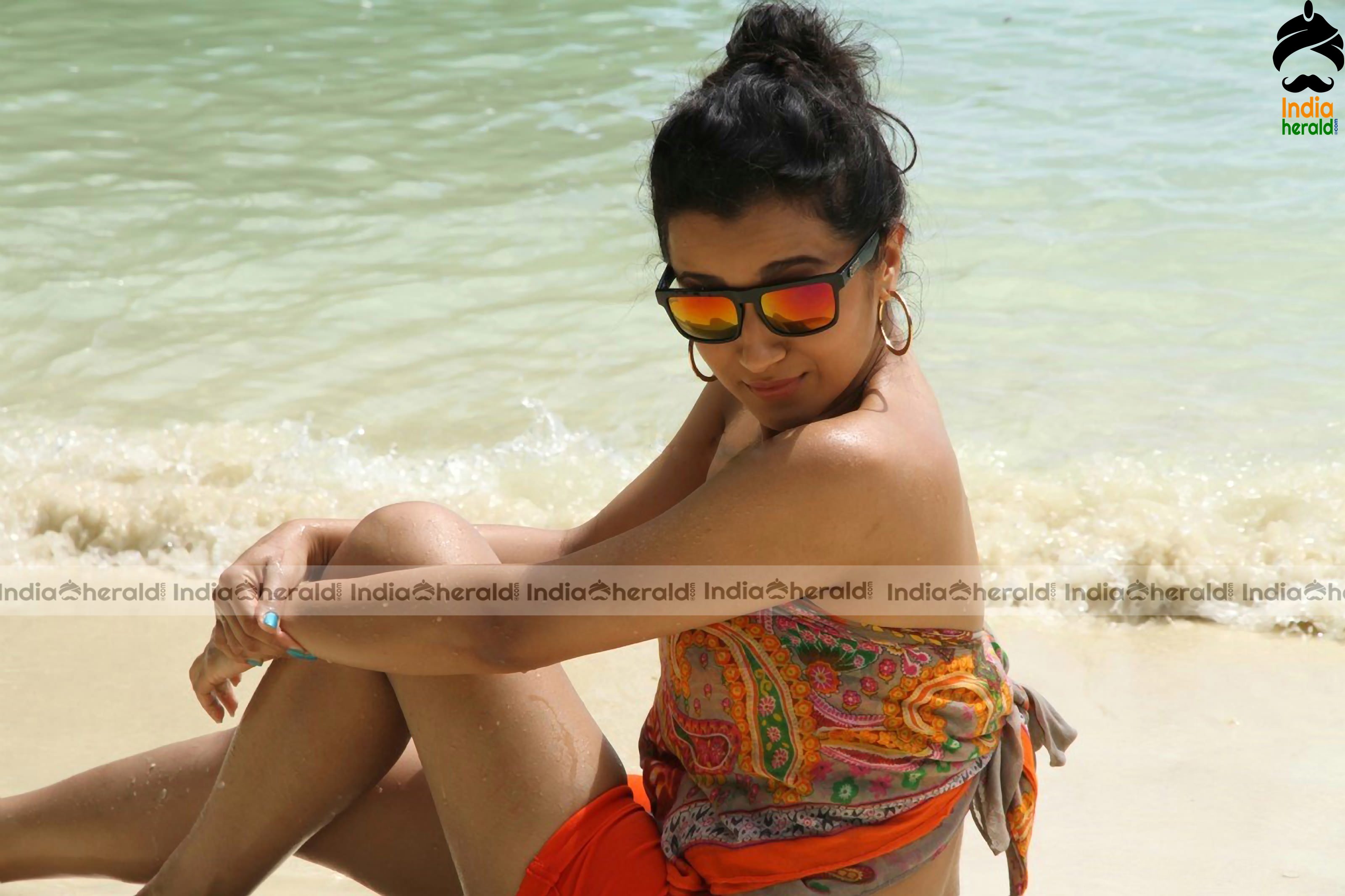 Trisha Krishnan Unseen Hot HD Bikini Photos in Beach where she gets wet and erects our Mood Set 1