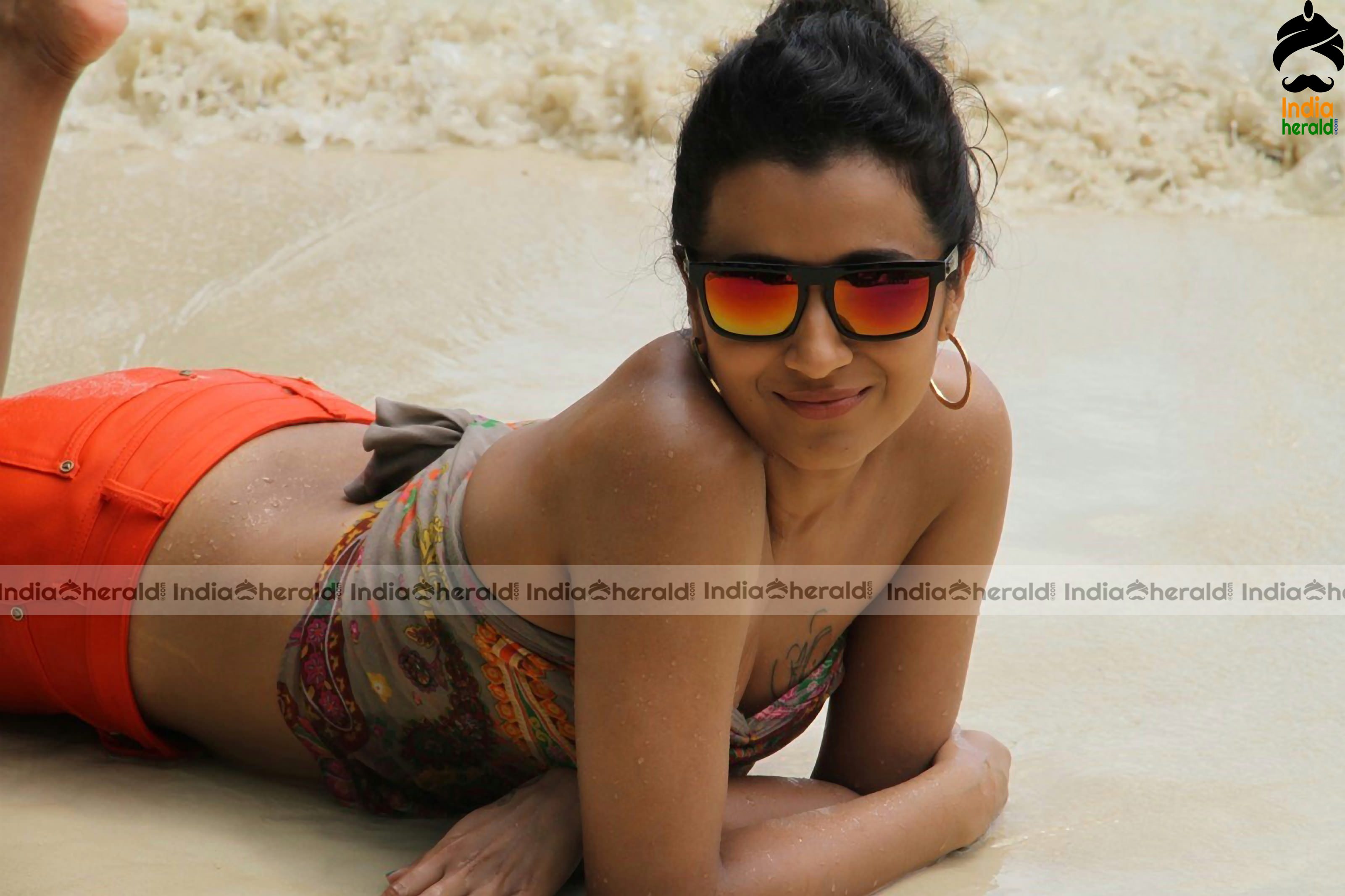 Trisha Krishnan Unseen Hot HD Bikini Photos in Beach where she gets wet and erects our Mood Set 1