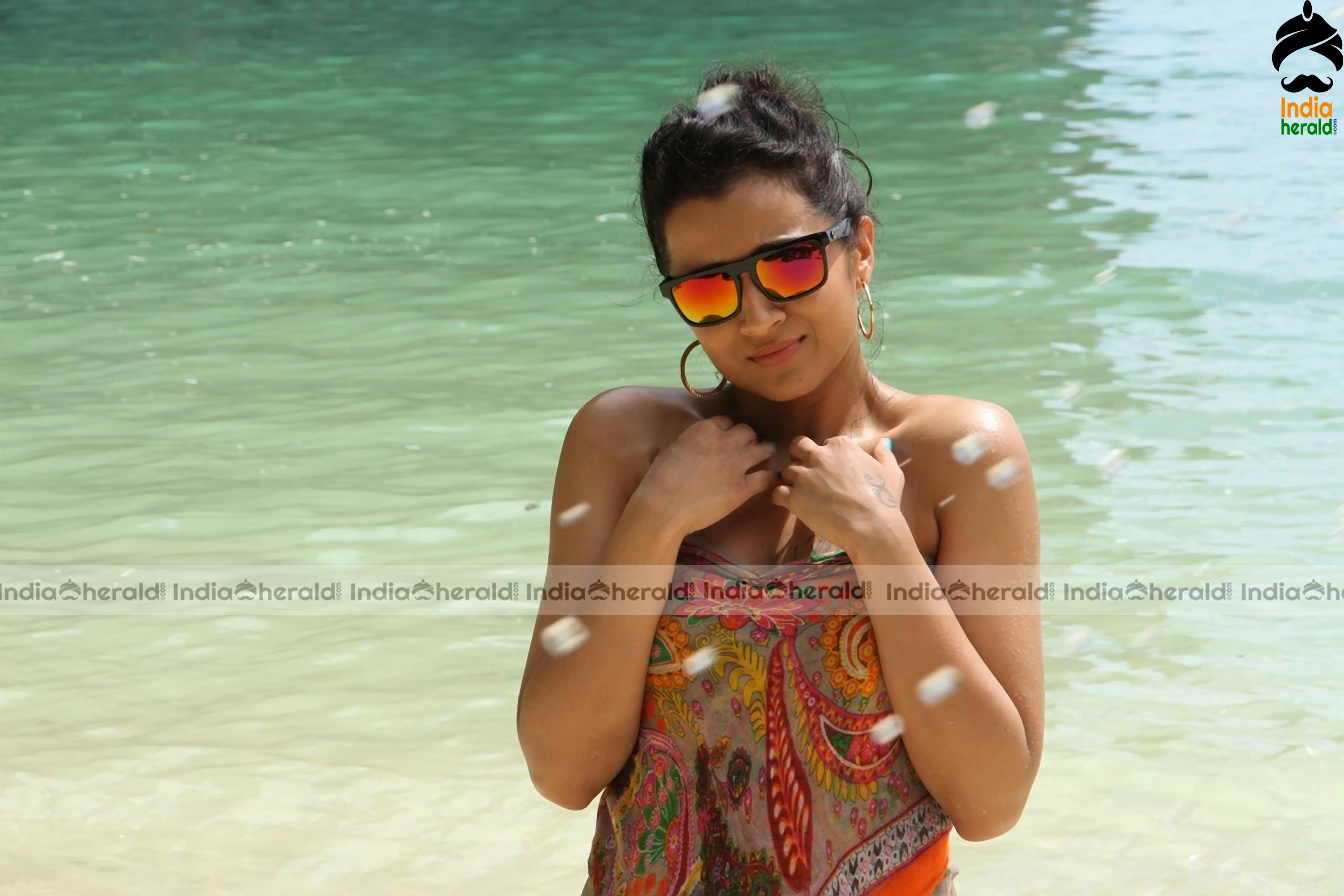 Trisha Krishnan Unseen Hot HD Bikini Photos in Beach where she gets wet and erects our Mood Set 2