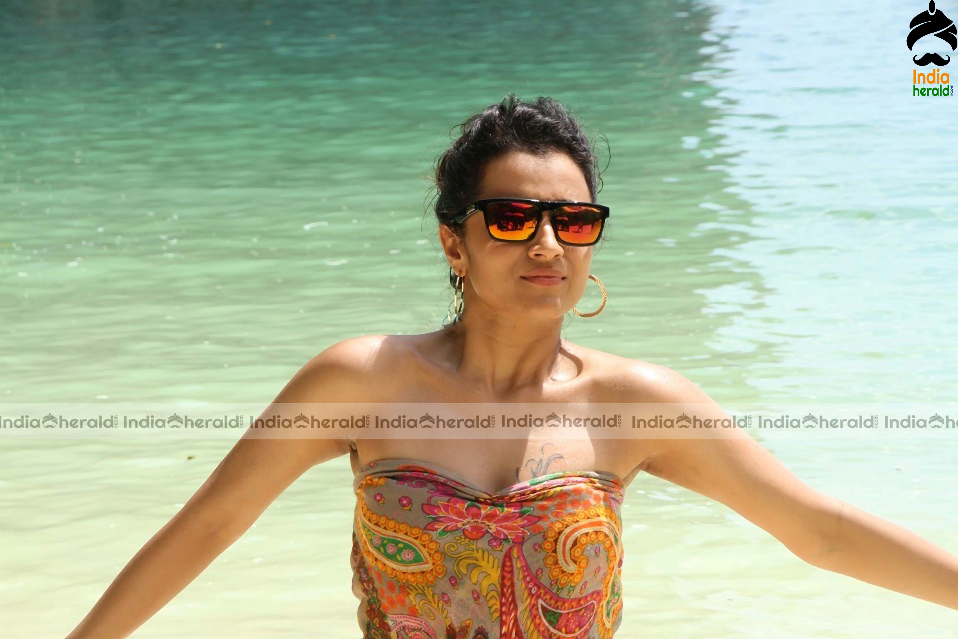 Trisha Krishnan Unseen Hot HD Bikini Photos in Beach where she gets wet and erects our Mood Set 2