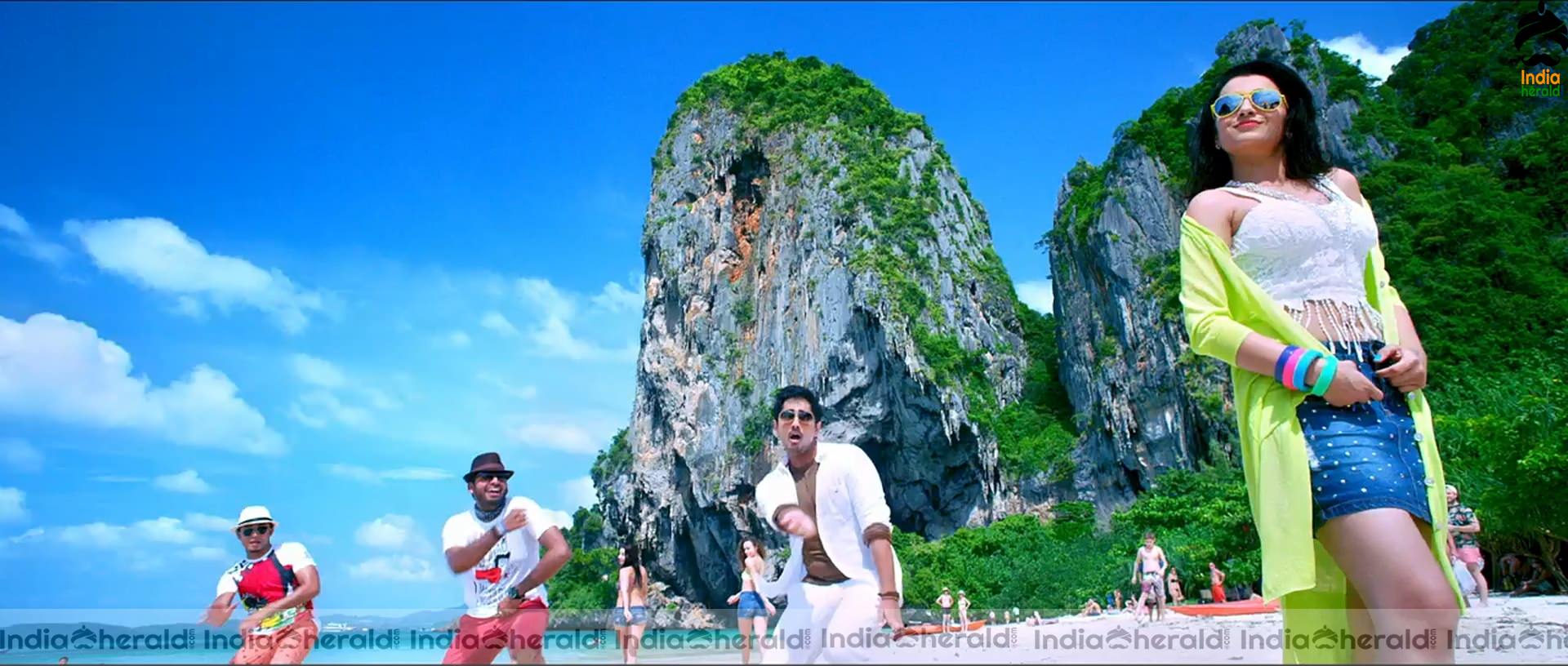 Trisha Unseen Hot Photos in Bikini Exposing Big Cleavage and Deep Navel Set 1