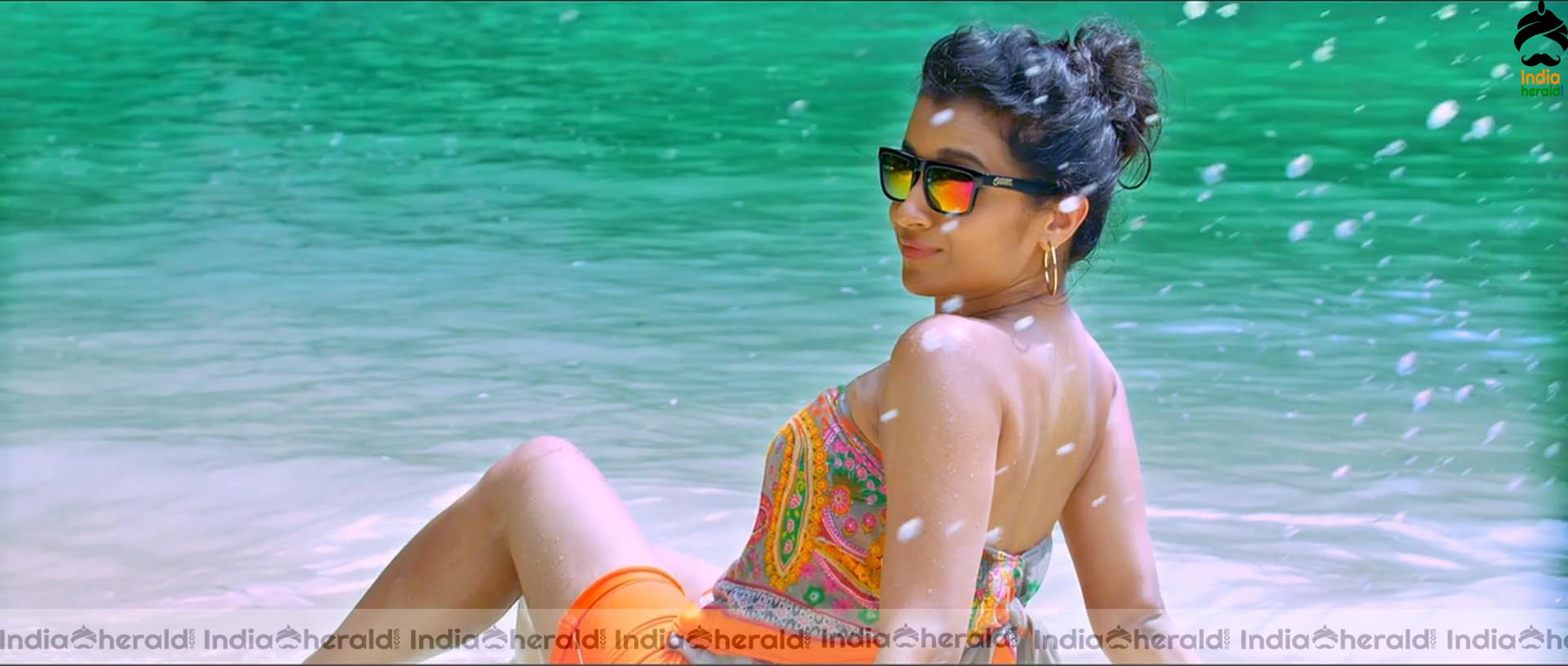 Trisha Unseen Hot Photos in Bikini Exposing Big Cleavage and Deep Navel Set 2