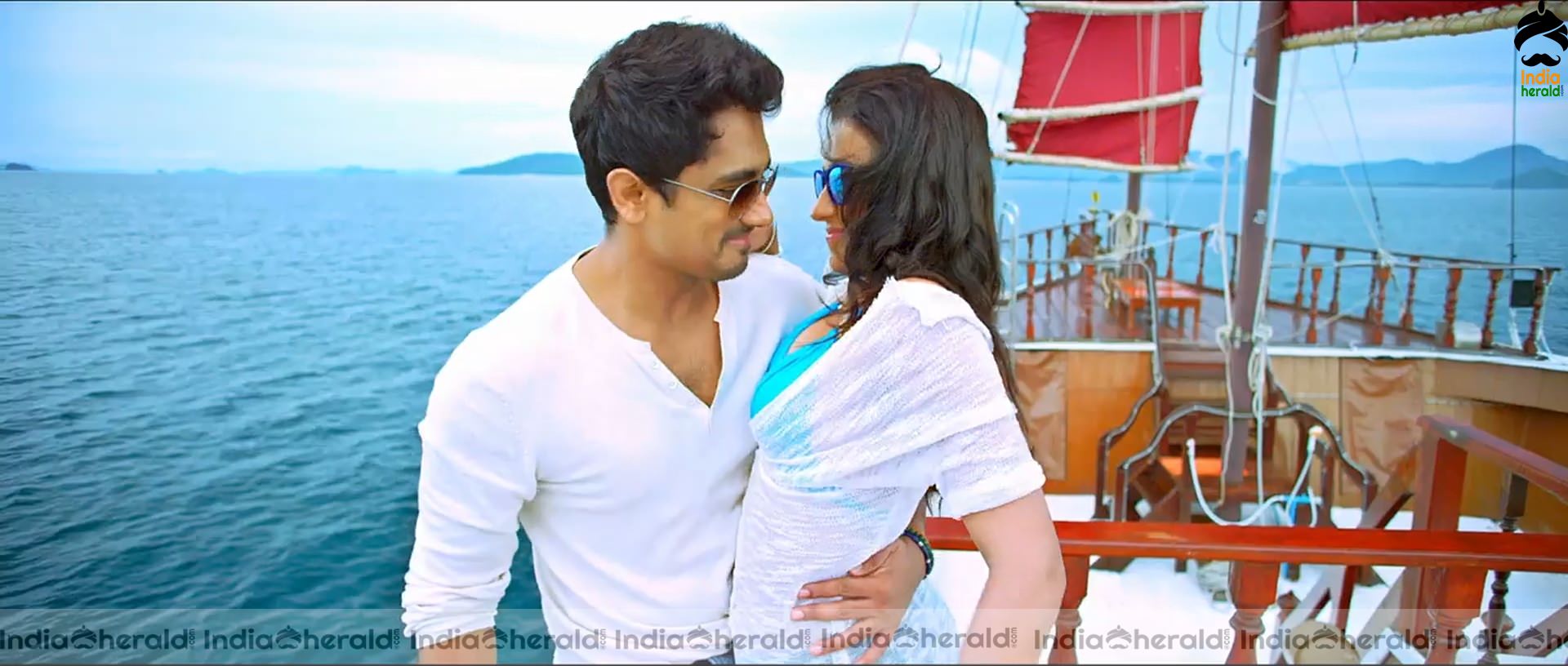 Trisha Unseen Hot Photos in Bikini Exposing Big Cleavage and Deep Navel Set 2