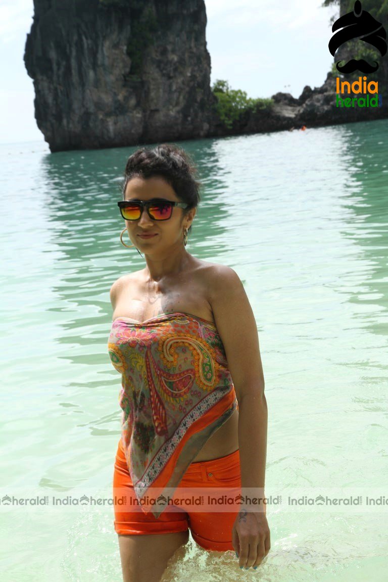 Trisha Unseen Latest Hot Photos Exposing Deep Navel and Sexy Cleavage in Bikini Set 1