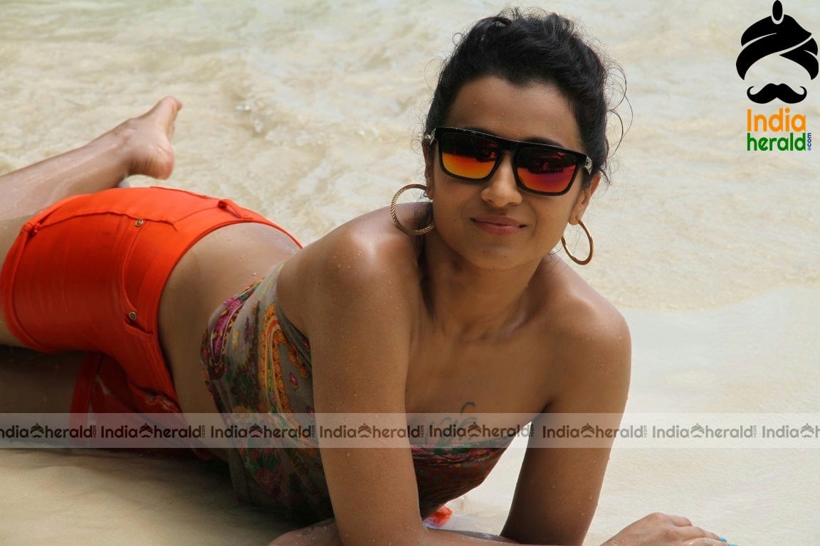 Trisha Unseen Latest Hot Photos Exposing Deep Navel and Sexy Cleavage in Bikini Set 4