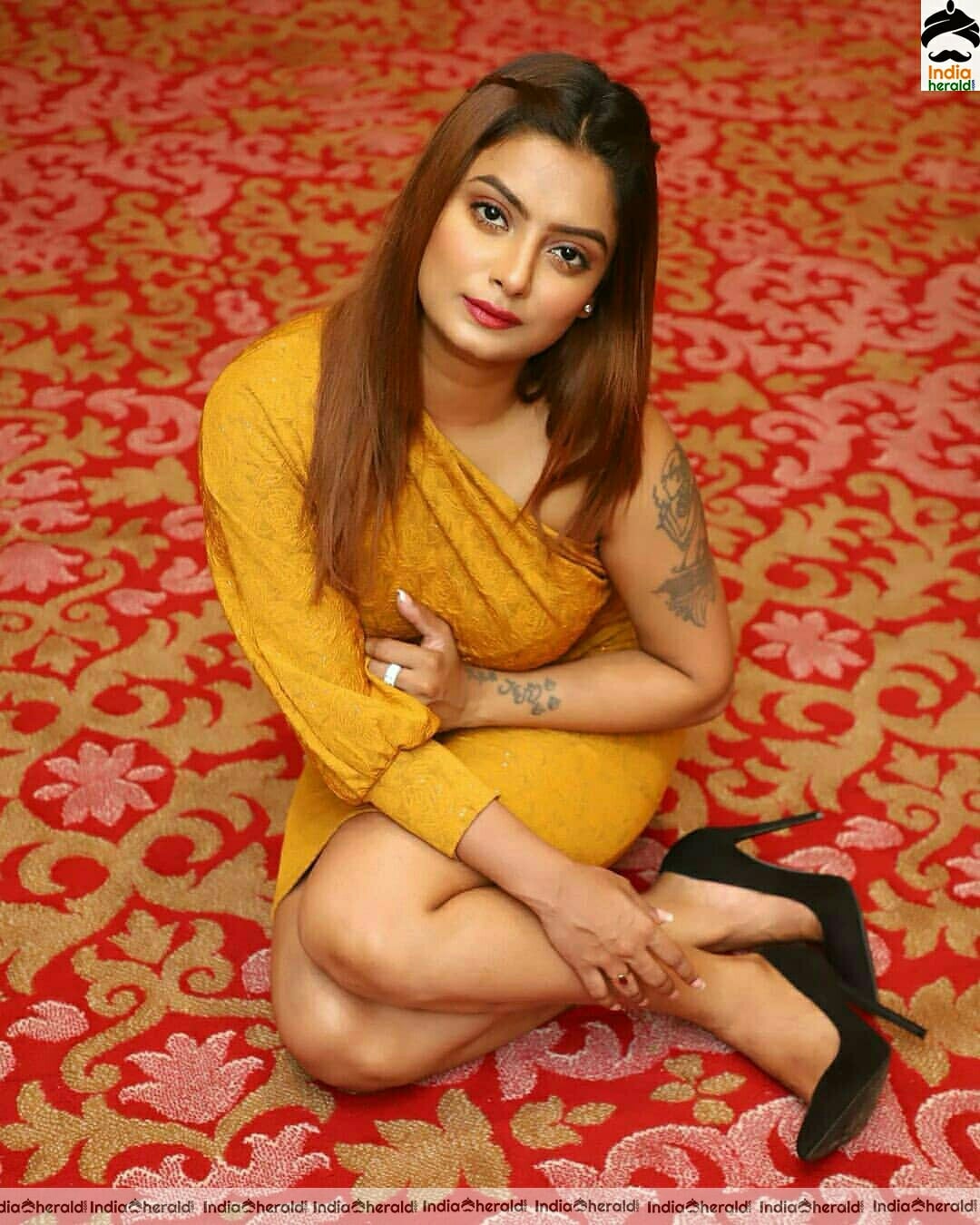 Twinkle Kapoor Hot Compilation Photo Stills