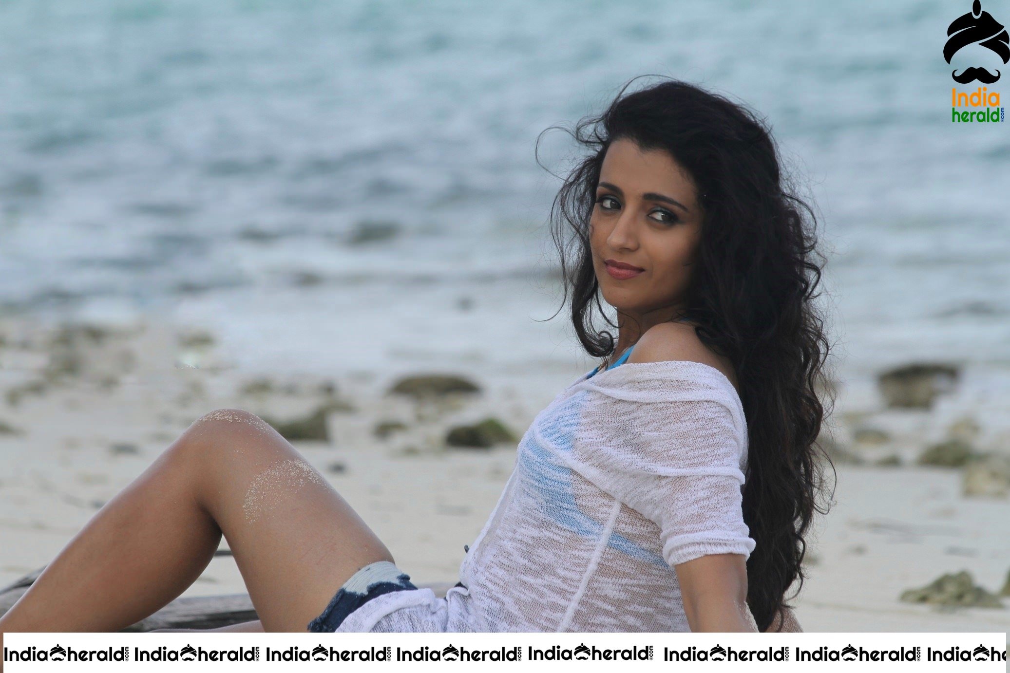 Unseen Latest Hot Photos of Trisha Krishnan in Bikini Set 1