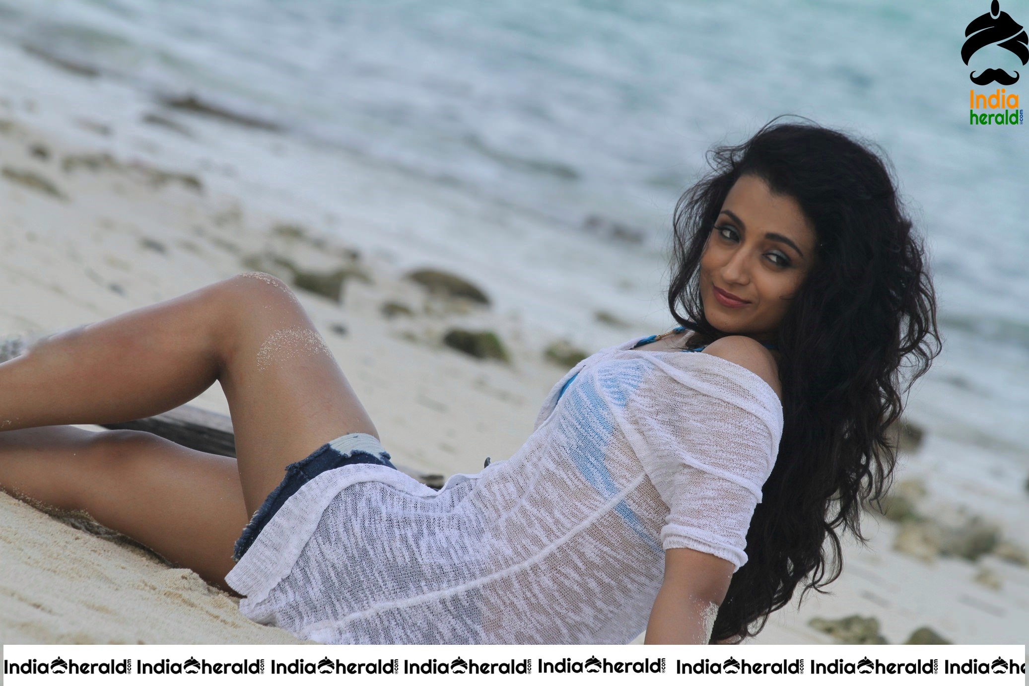 Unseen Latest Hot Photos of Trisha Krishnan in Bikini Set 1