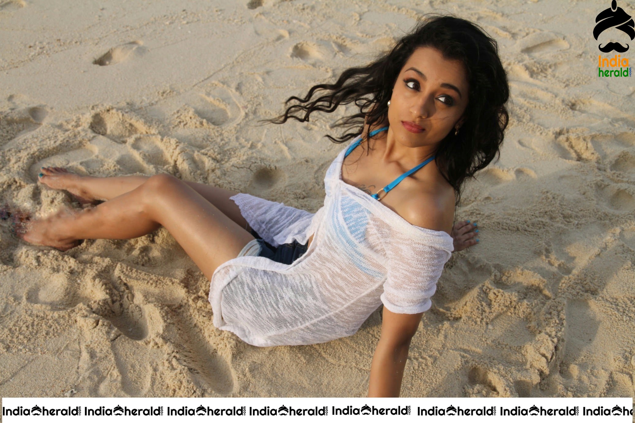 Unseen Latest Hot Photos of Trisha Krishnan in Bikini Set 1