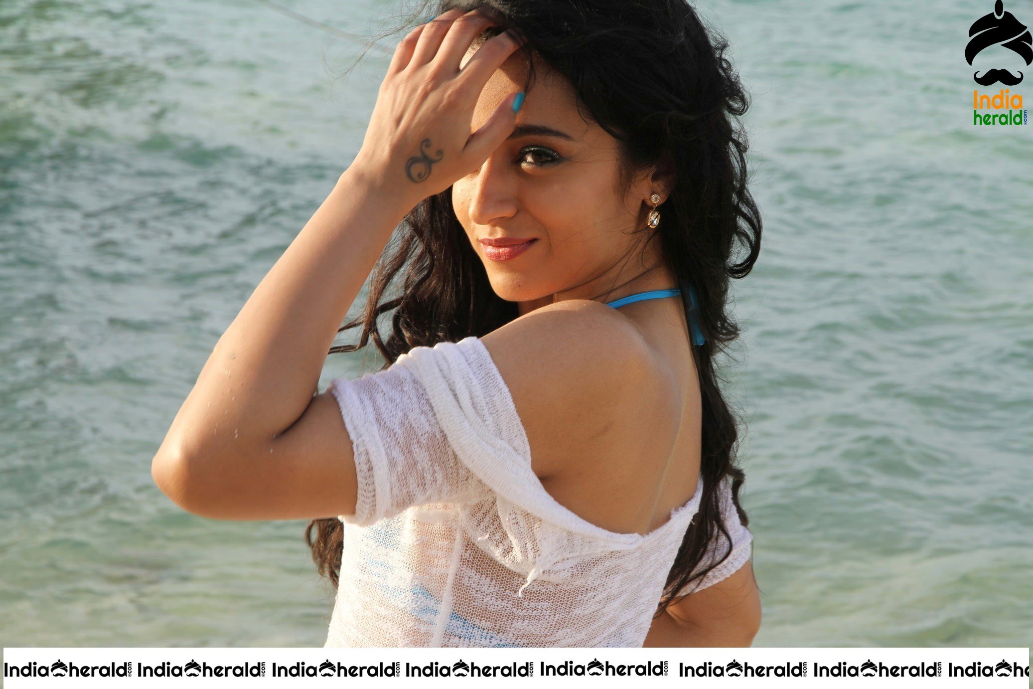 Unseen Latest Hot Photos of Trisha Krishnan in Bikini Set 2