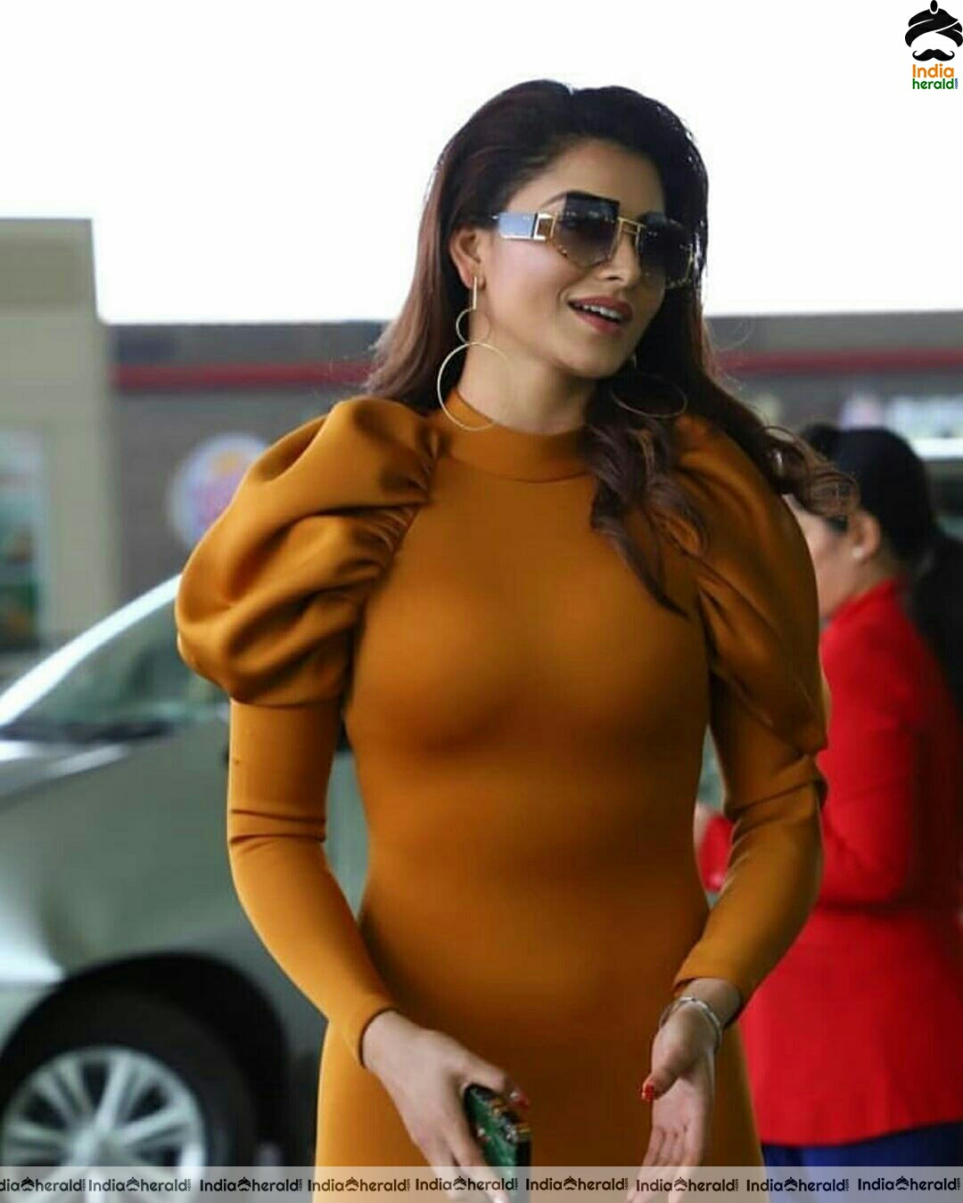 Urvashi Rautela Shows Her Hot Inner Beauty And gets Caught By Paparazzi