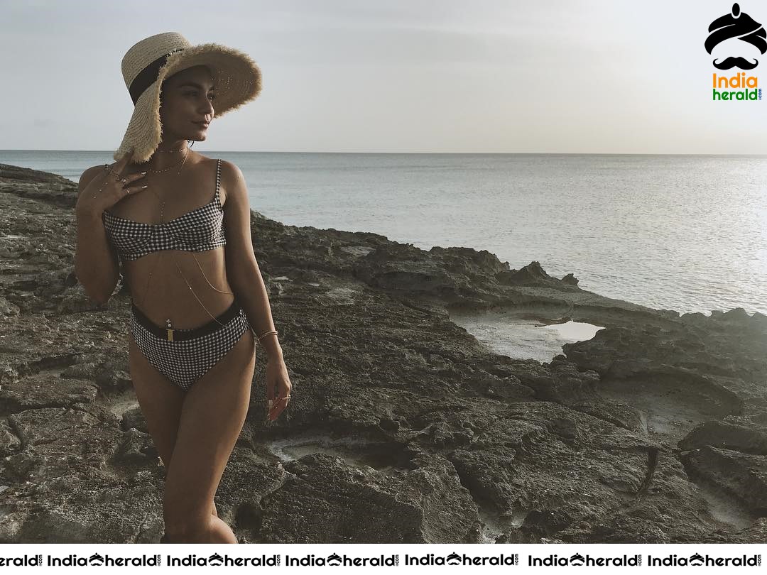 Vanessa Hudgens Bikini Photos Leaked on Social Media