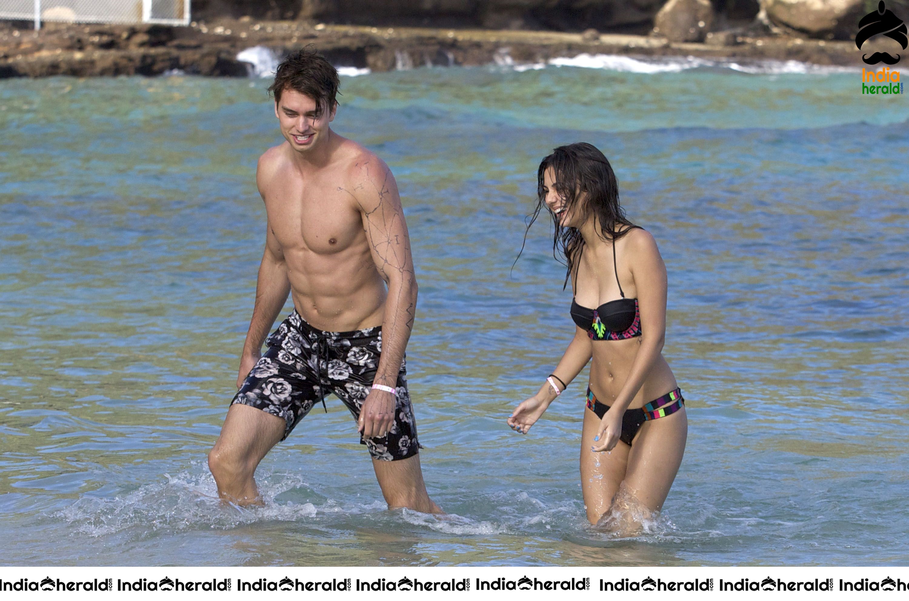 Victoria Justice exposes her Hot Young Body by wearing a Bikini Set 2