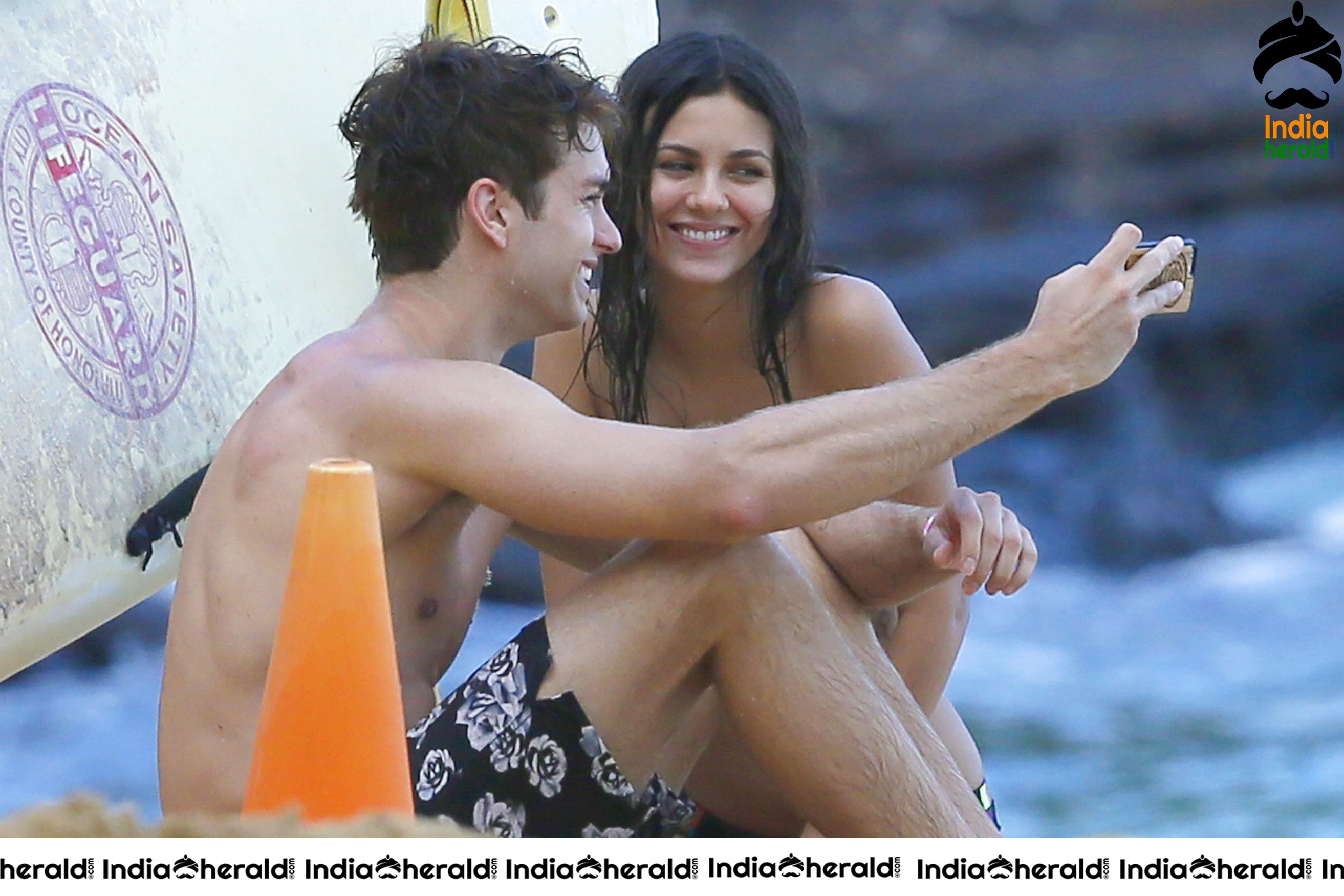 Victoria Justice exposes her Hot Young Body by wearing a Bikini Set 2