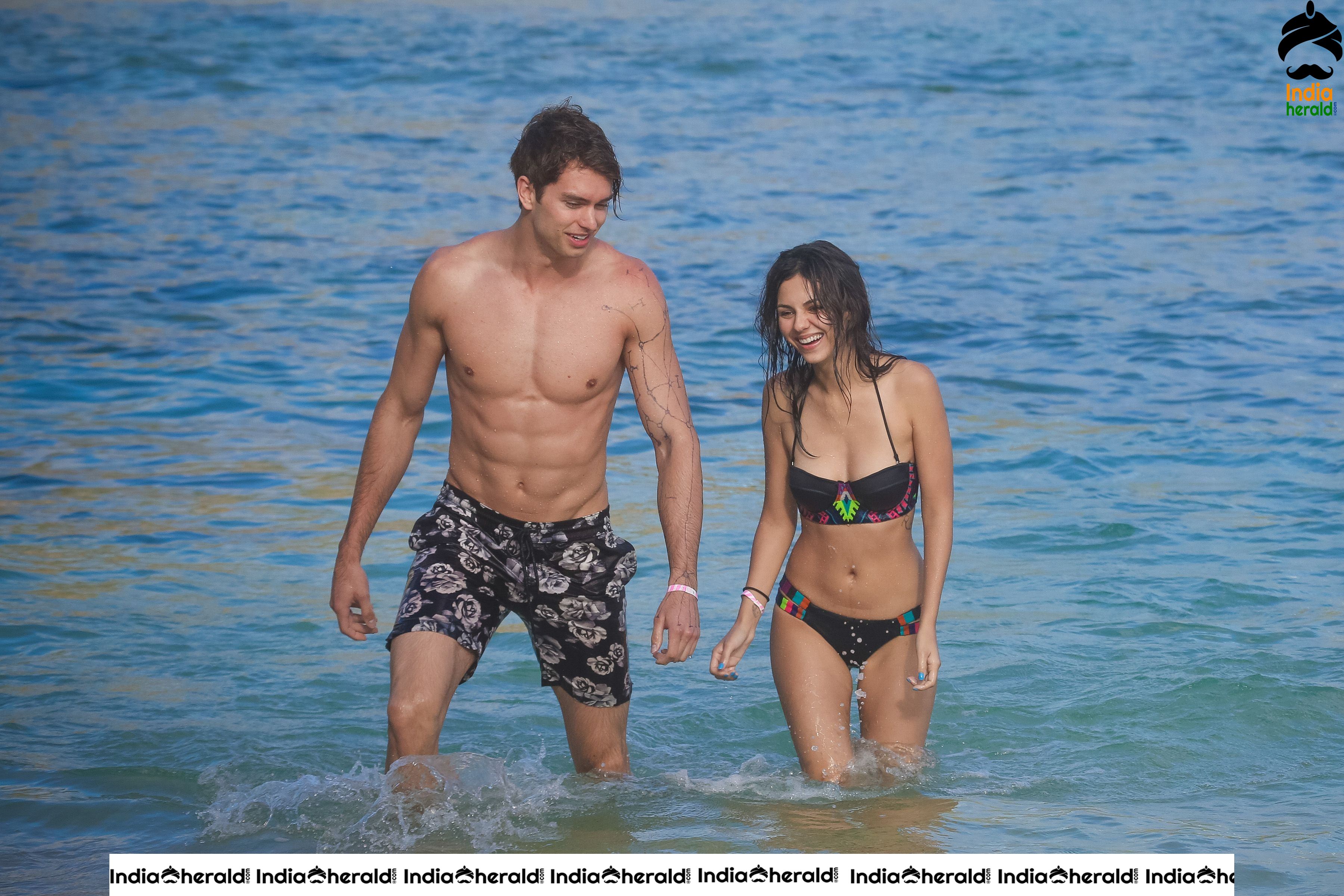 Victoria Justice exposes her Hot Young Body by wearing a Bikini Set 3