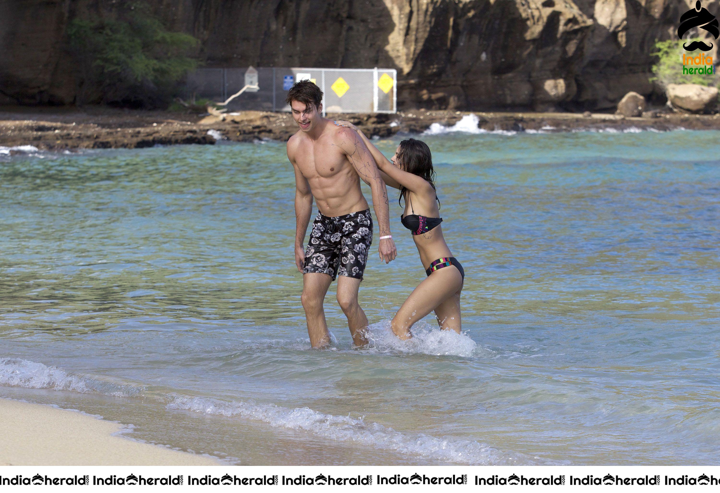 Victoria Justice exposes her Hot Young Body by wearing a Bikini Set 3