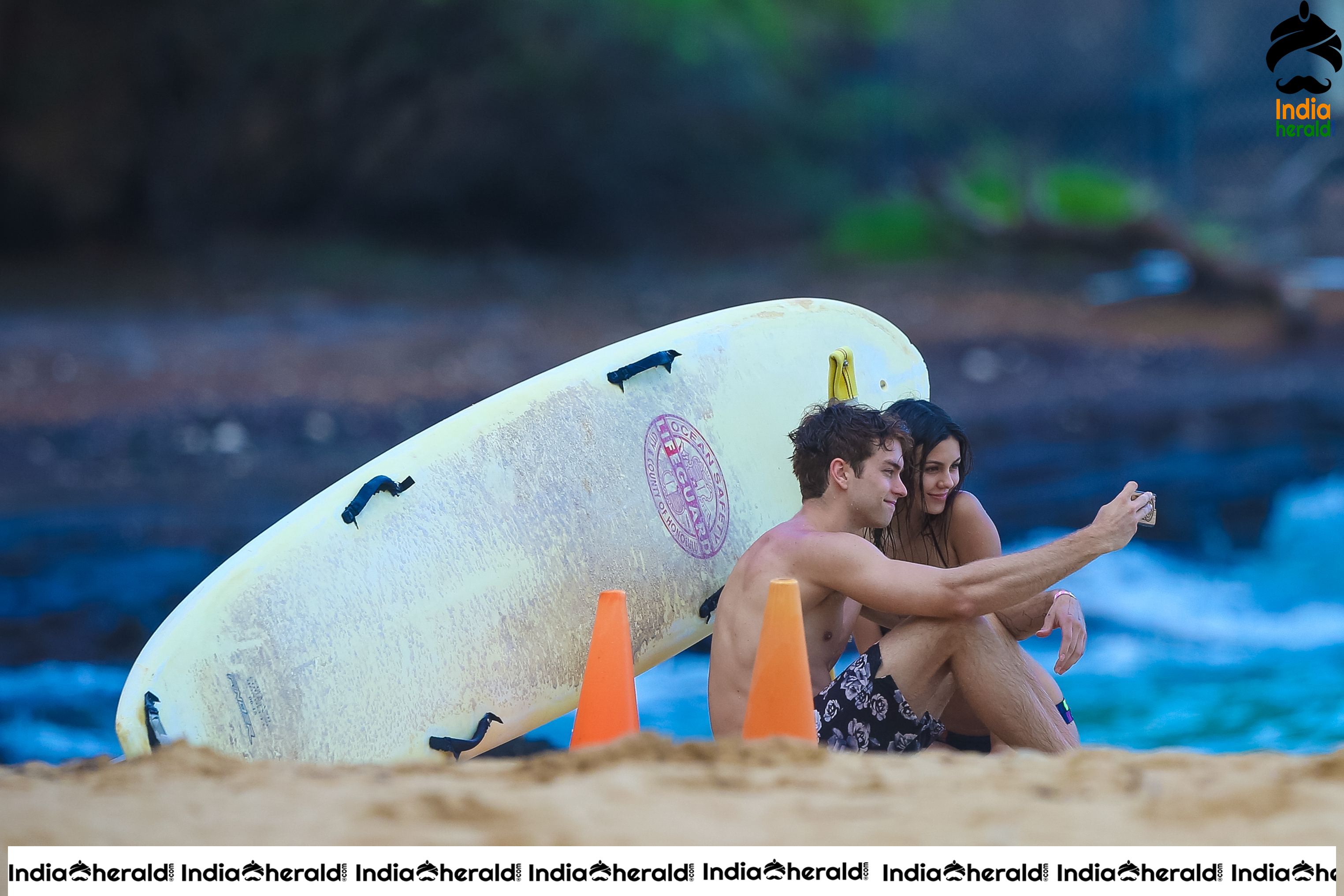 Victoria Justice exposes her Hot Young Body by wearing a Bikini Set 3