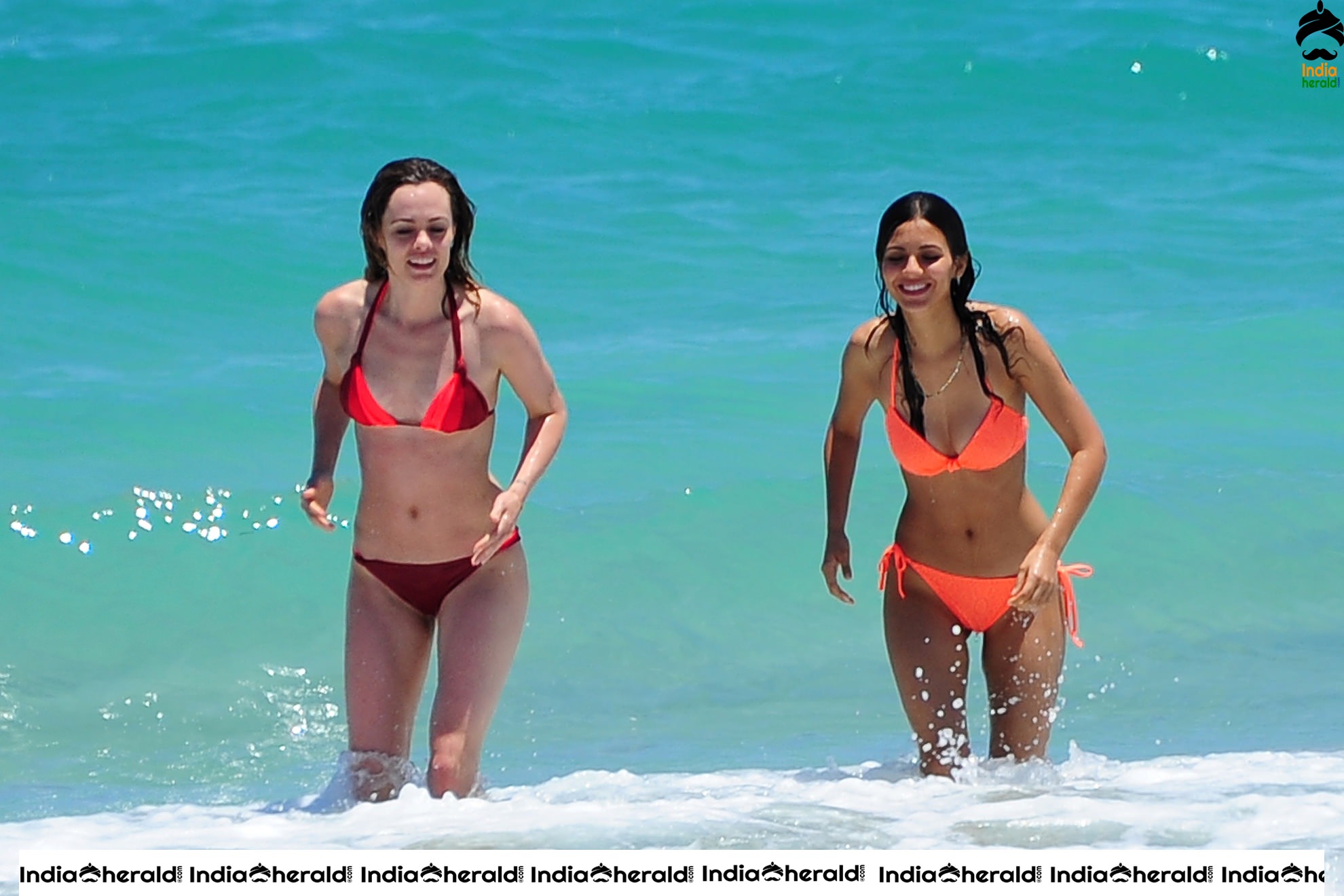 Victoria Justice Hot Photos in fluorescent Bikini exposing her Sexy Body and Tempting Assets Set 1