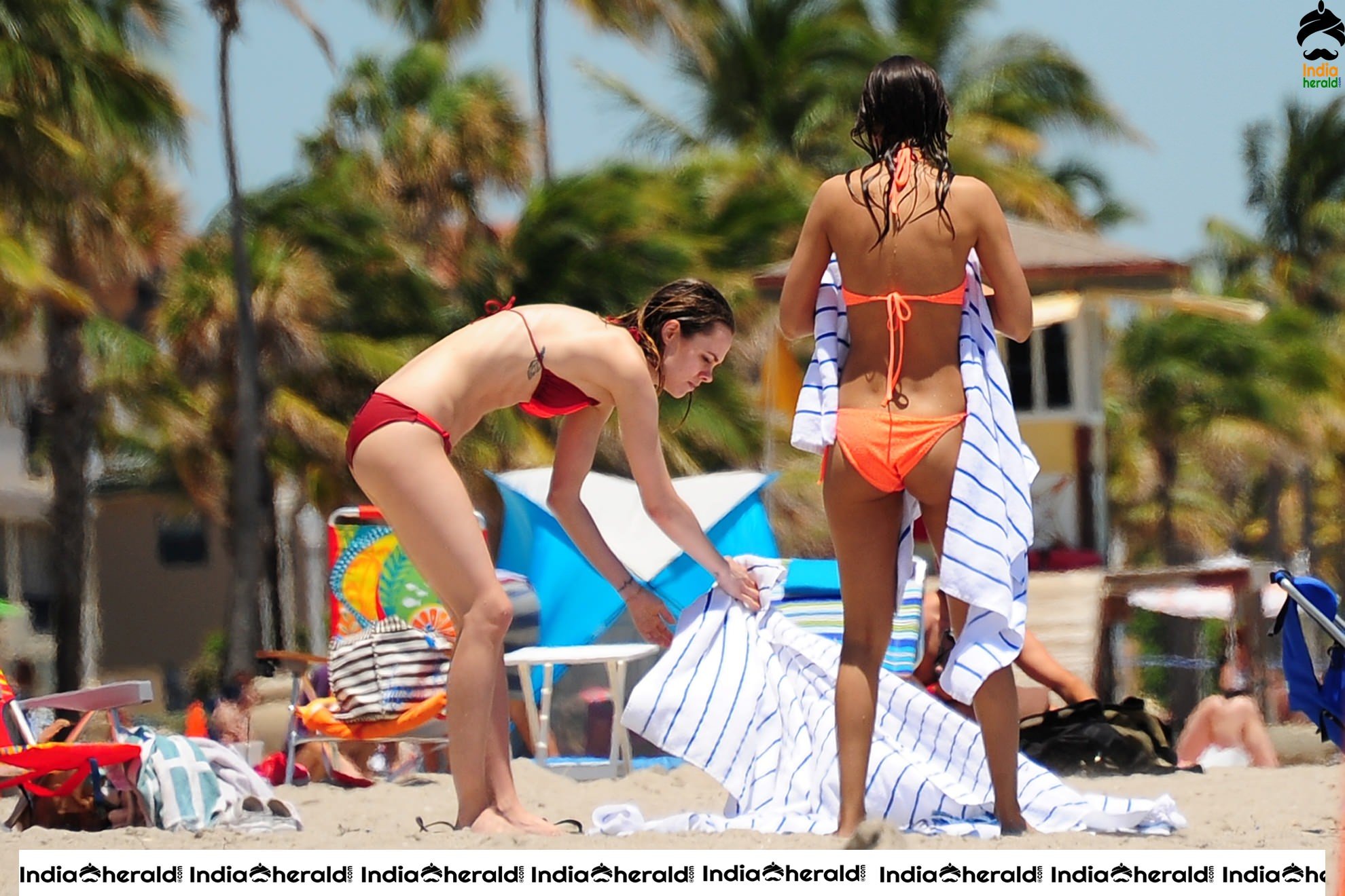 Victoria Justice Hot Photos in fluorescent Bikini exposing her Sexy Body and Tempting Assets Set 3
