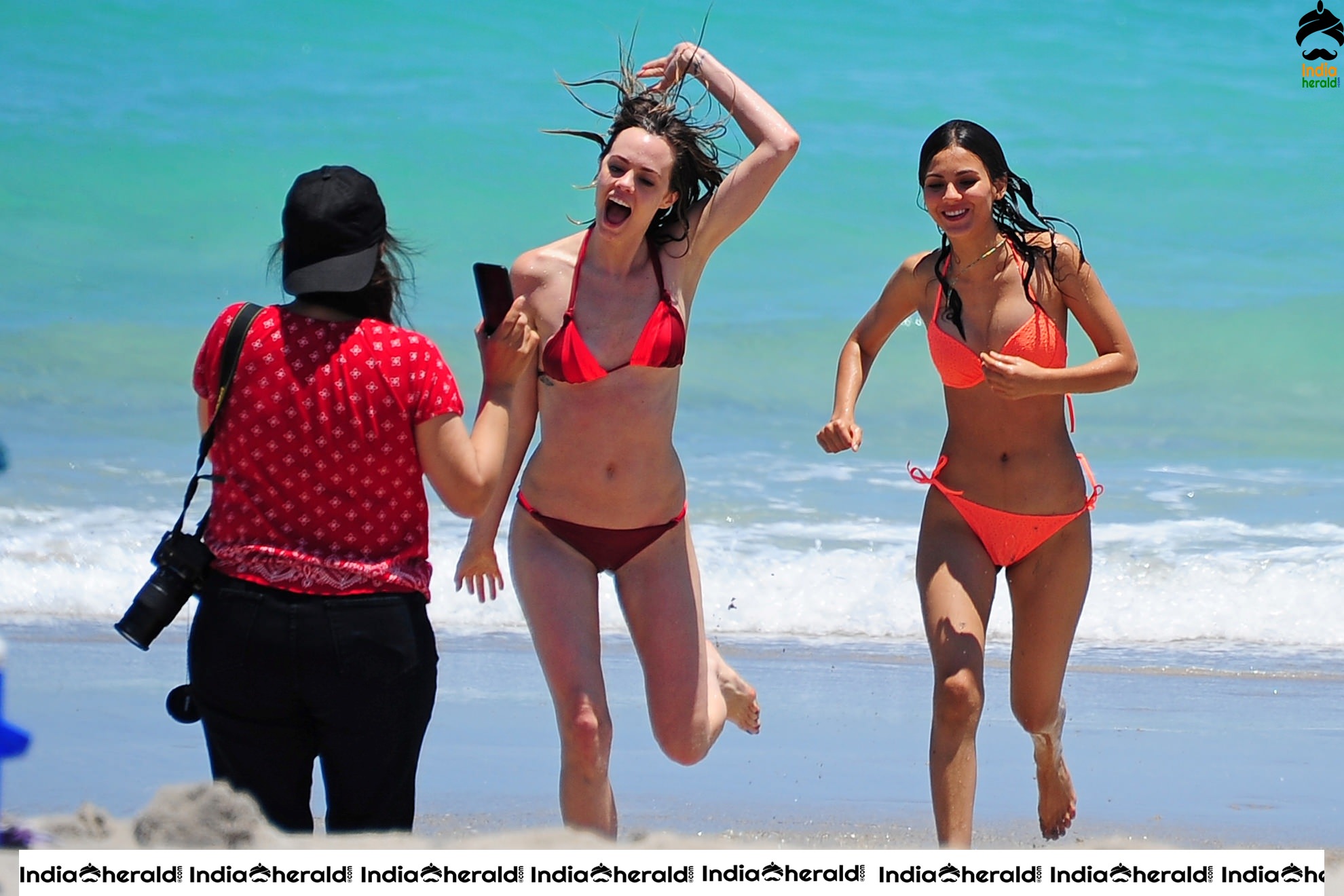 Victoria Justice Hot Photos in fluorescent Bikini exposing her Sexy Body and Tempting Assets Set 4