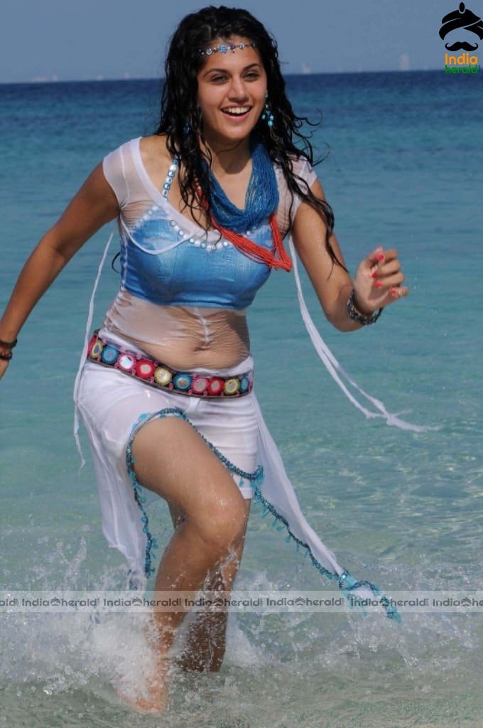 Wet South Indian Actresses In Beach Hot Photos Set 2