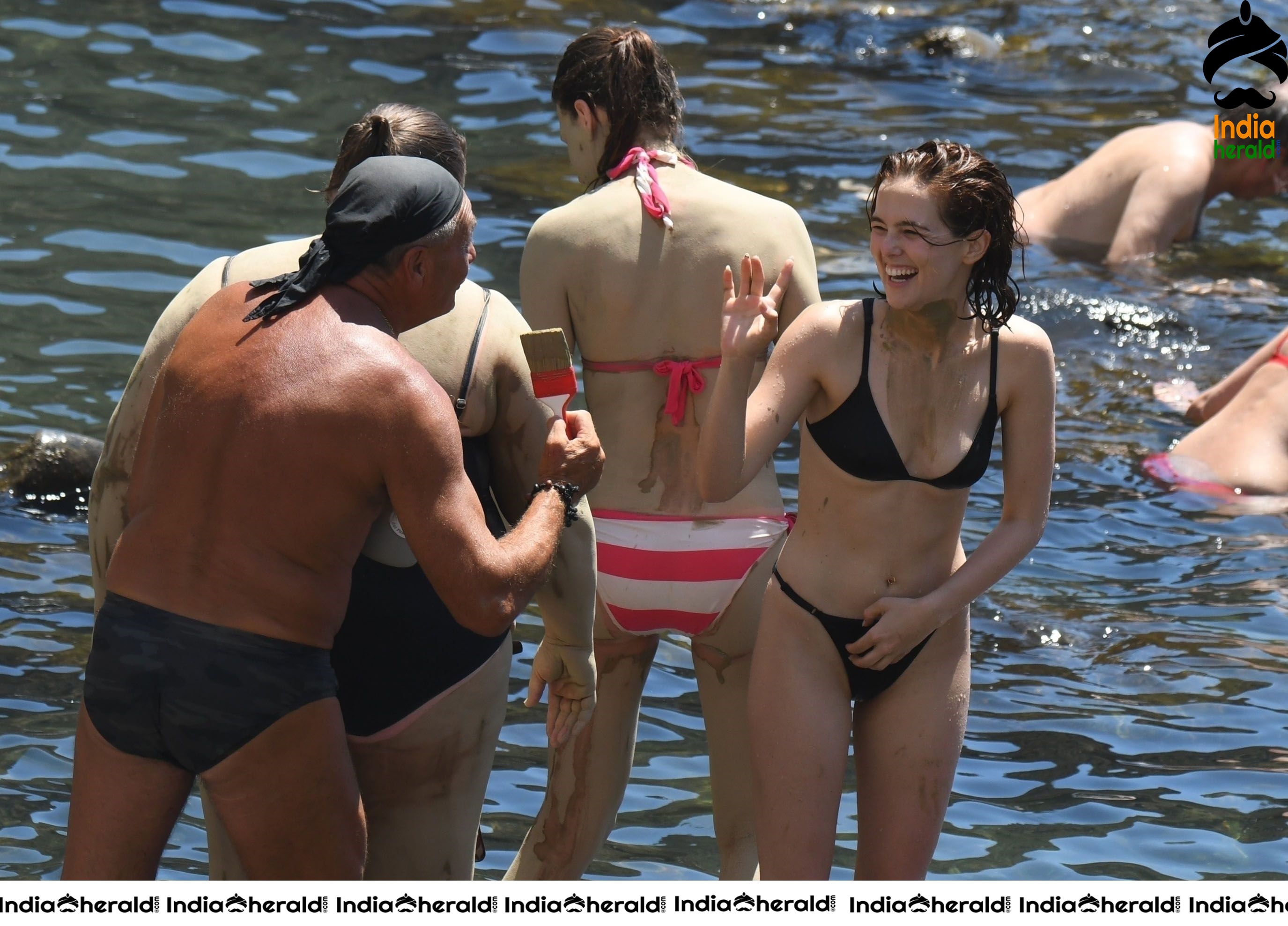 Zoey Deutch Oozing Hotness in Black Lace Bikini and Exposes the Oomph Set 3