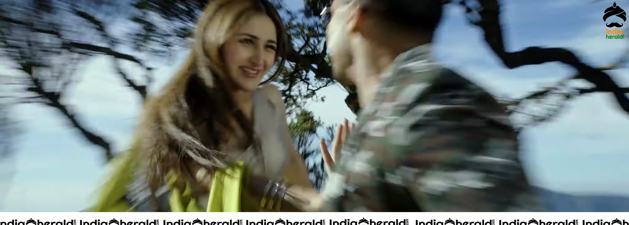 Kaapaan Movie Trailer Hot Photos Set 1