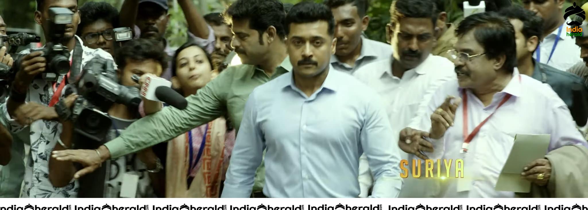 Kaapaan Movie Trailer Hot Photos Set 1