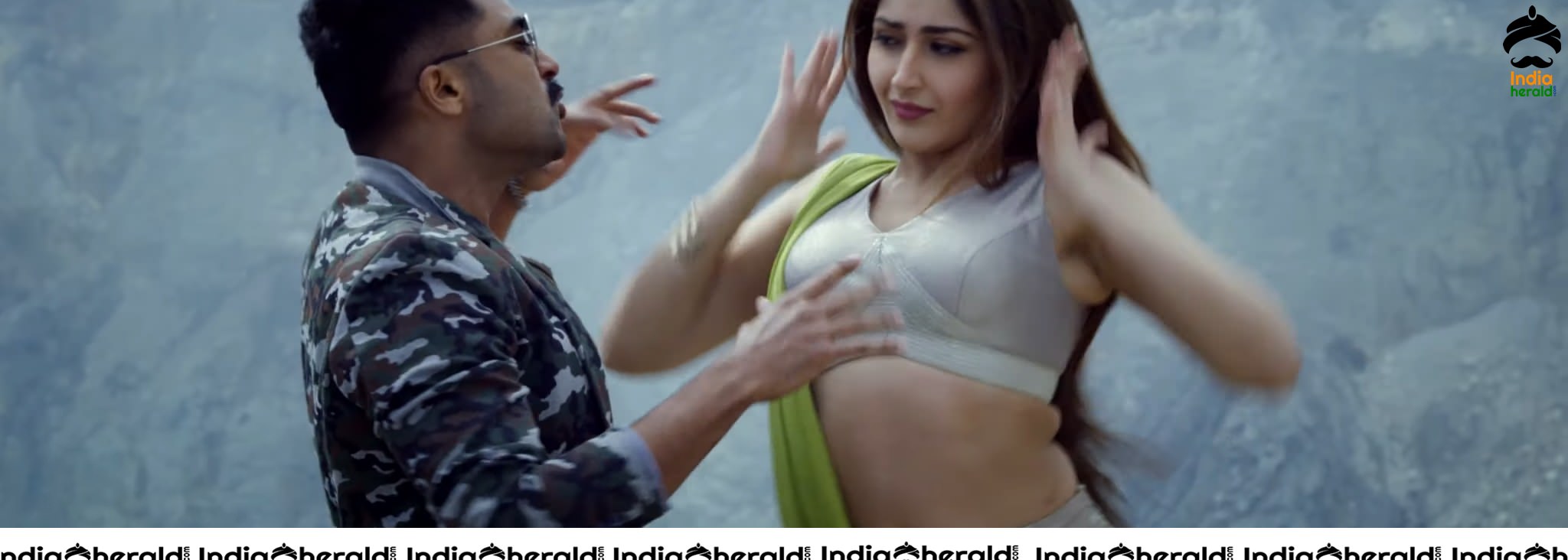 Kaapaan Movie Trailer Hot Photos Set 3
