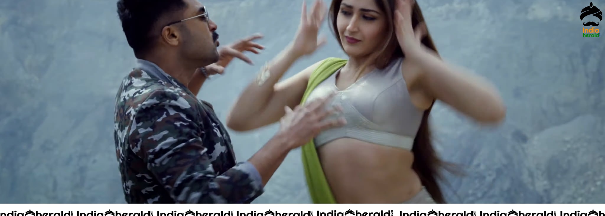 Kaapaan Movie Trailer Hot Photos Set 3