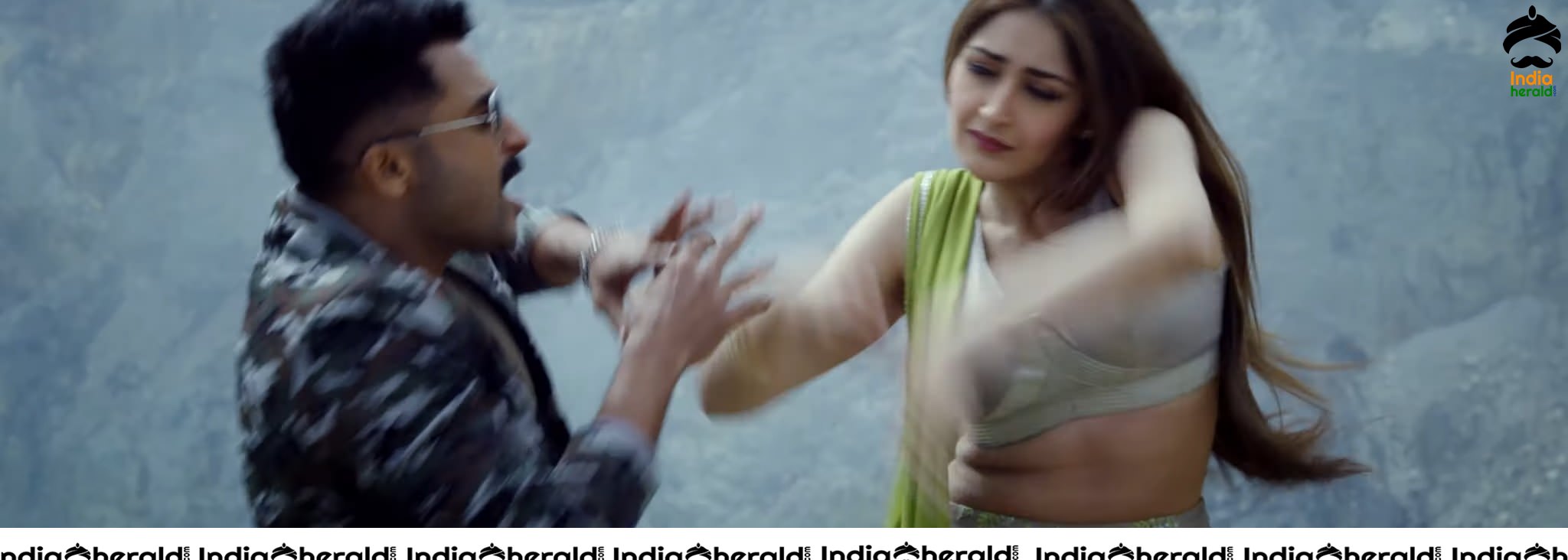 Kaapaan Movie Trailer Hot Photos Set 3
