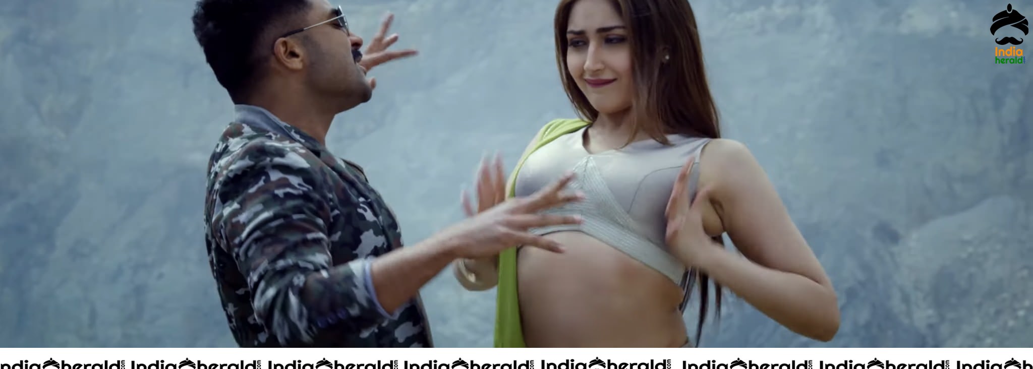 Kaapaan Movie Trailer Hot Photos Set 4